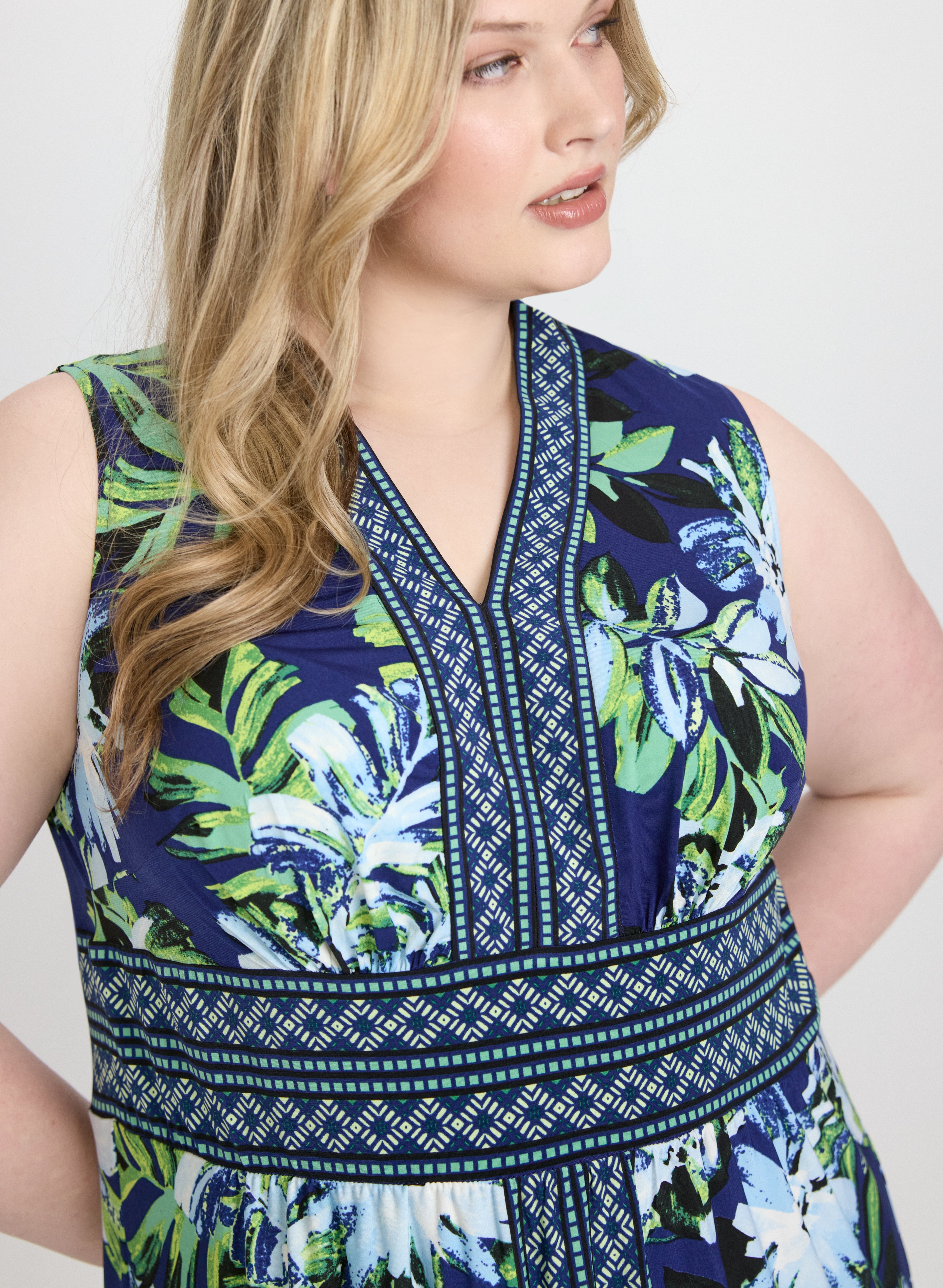 Floral Maxi Dress for Women - Elegant Long Summer Dress with Flowy Skirt - Perfect for Beach, Vacation, and Outdoor Parties