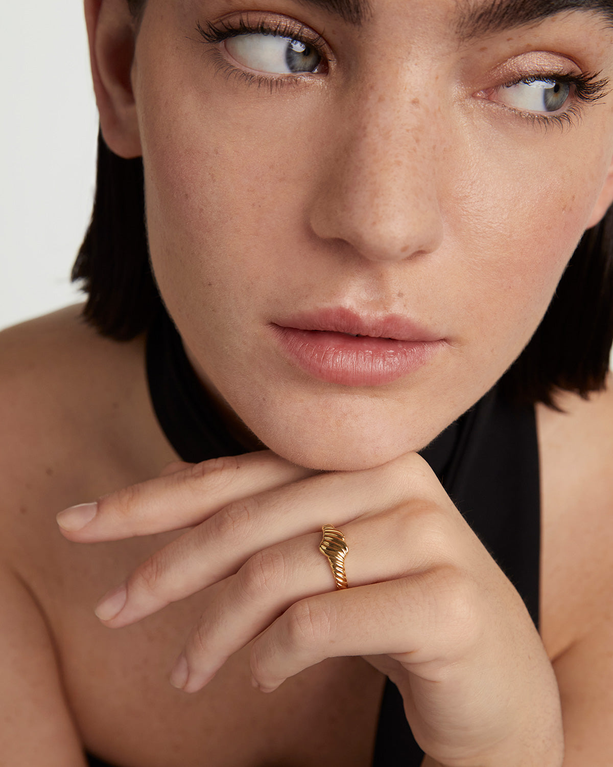 GRID 4 Gold Love Stamp Ring - Elegant 18K Gold Plated Couple Promise Ring for Women & Men - Perfect for Anniversaries, Weddings & Romantic Gifts