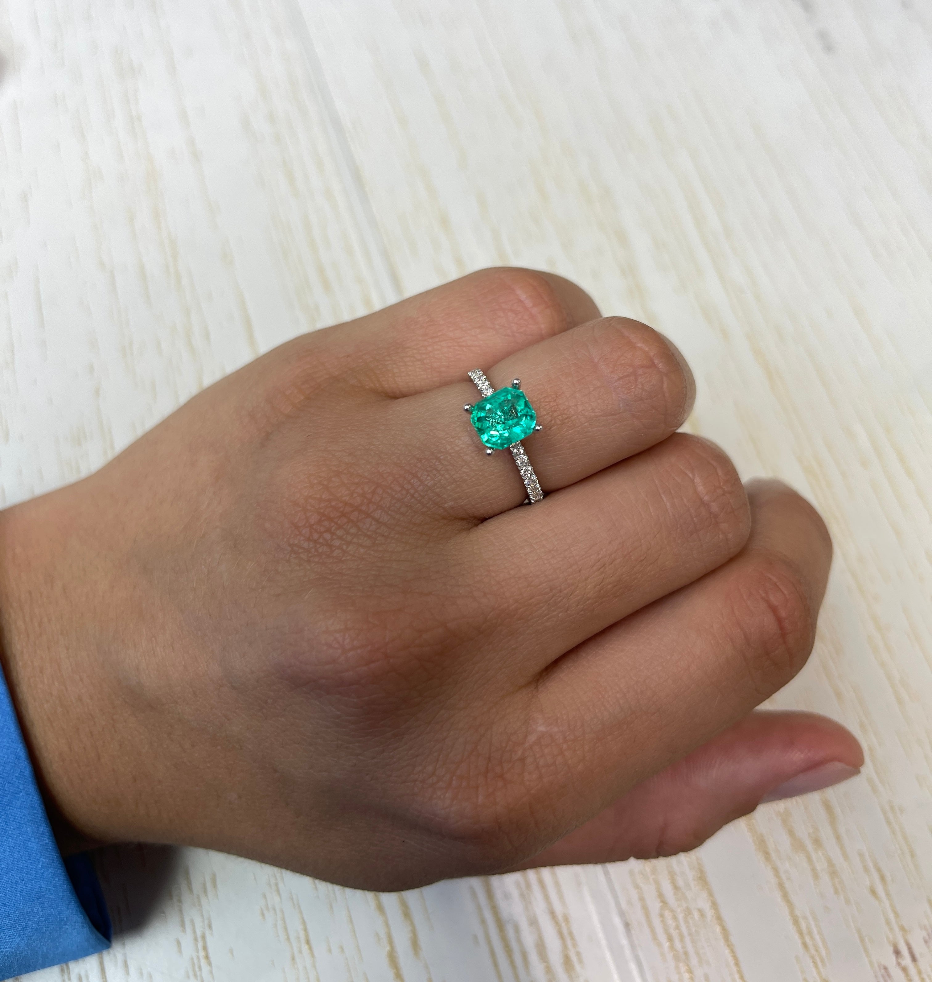 1.79 Carat 7.5x7mm Crystalline Green Asscher Cut Natural Colombian Emerald Gemstone for Jewelry Making - Perfect for Engagement Rings, Earrings & Pendants