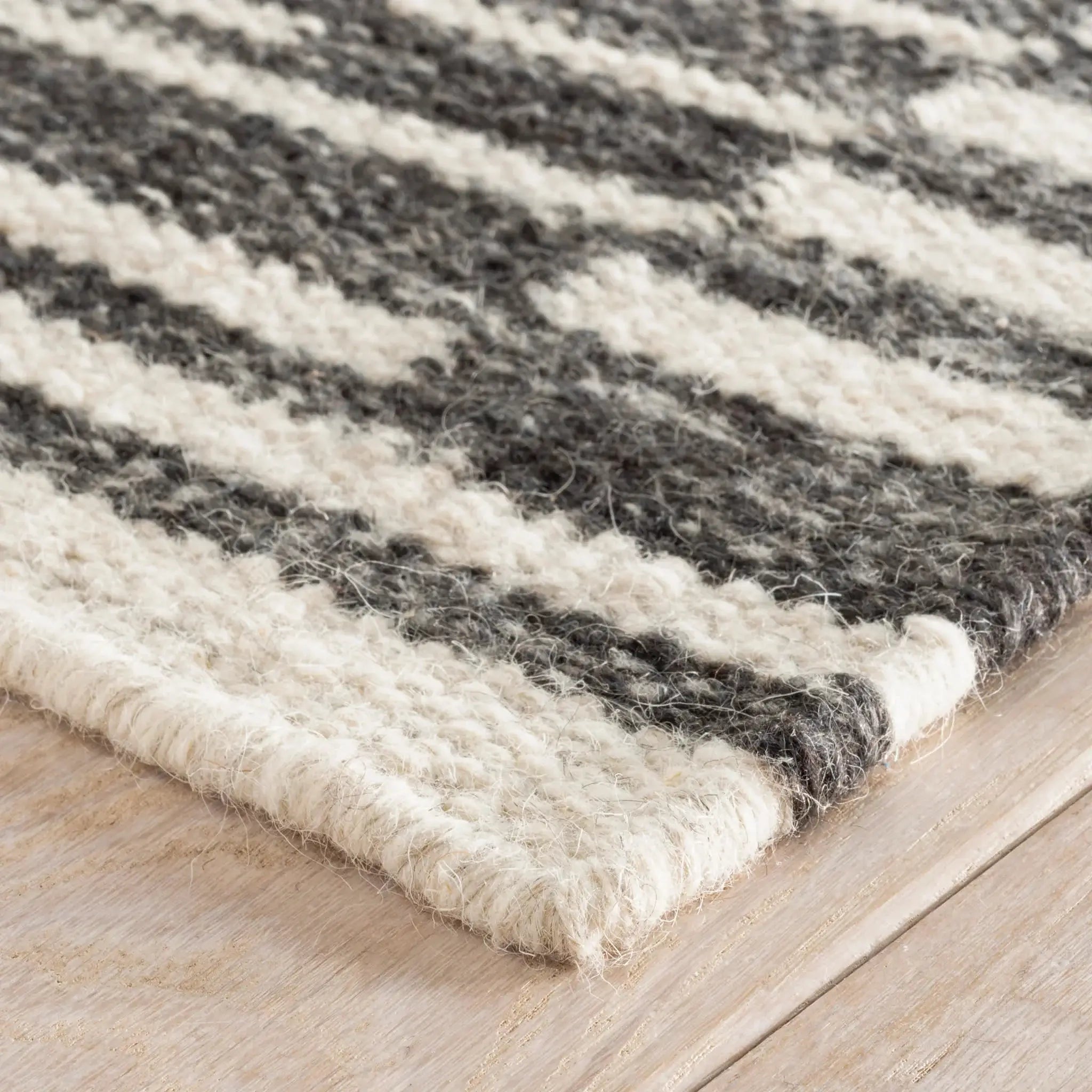 Dash & Albert Heights Handwoven Wool Rug - Soft & Durable Area Rug for Living Room, Bedroom, Dining Room - Traditional Handmade Home Decor