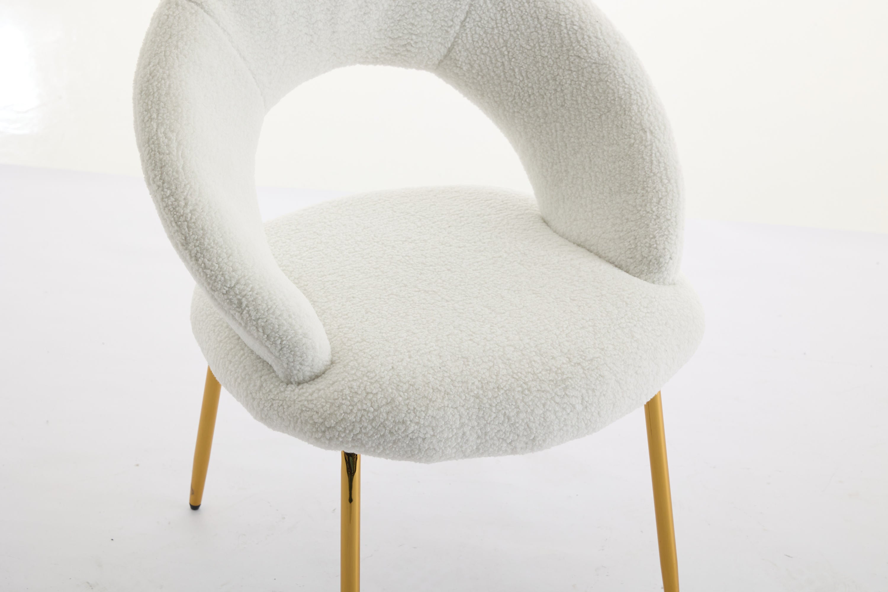 061 Set of 1 White Teddy Fabric Dining Chairs with Curved Backrest and Golden Metal Legs - Elegant Kitchen & Dining Room Seating for Home, Restaurant, or Cafe Use