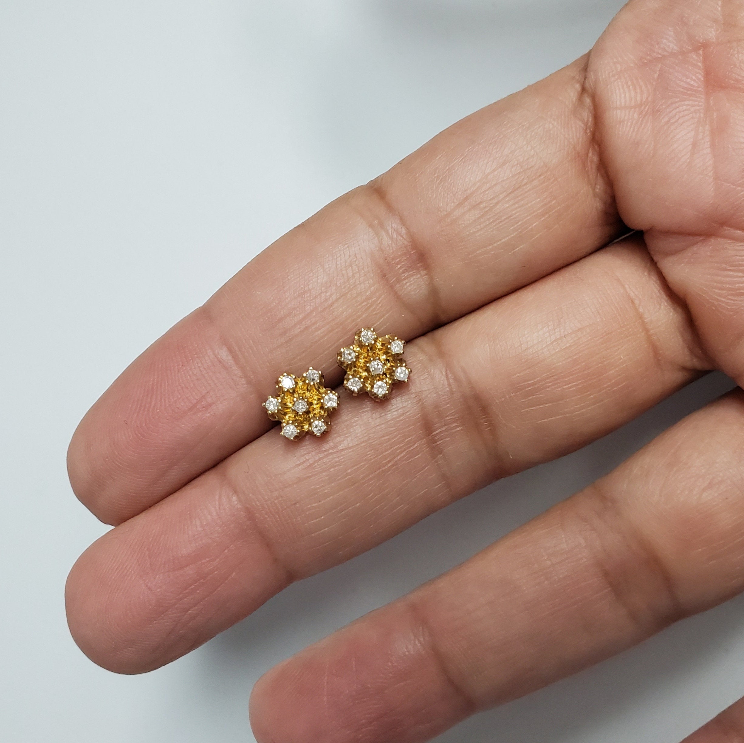 14K Yellow Gold Flower Shaped Diamond Stud Earrings for Women - Elegant Gift for Anniversary, Wedding & Special Occasions
