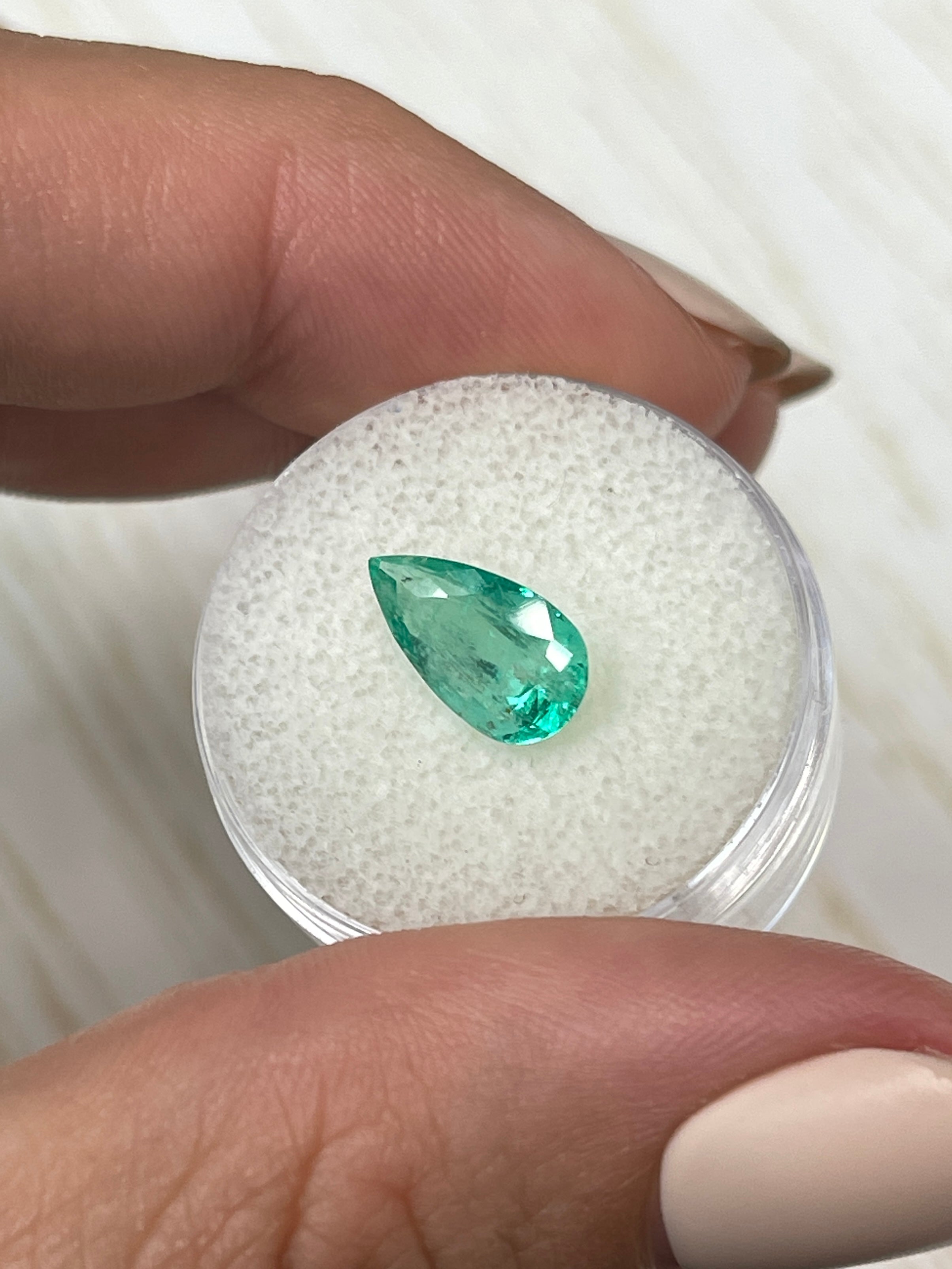 2.10 Carat 12x6.5mm Natural Colombian Emerald Pear Cut Loose Gemstone for Jewelry Making - Engagement Rings, Pendants & Earrings