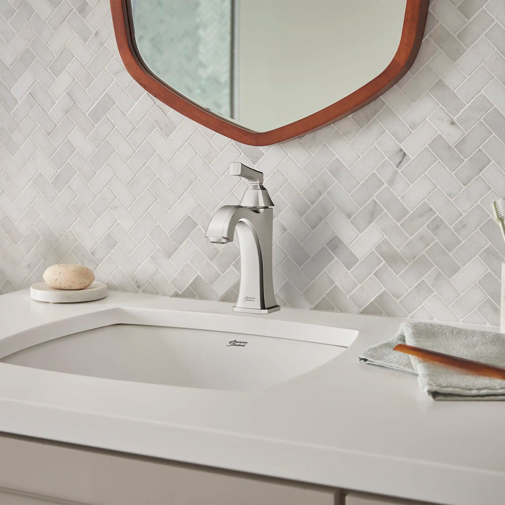 Crawford Single Hole Single Handle Bathroom Sink Faucet - 1.2 GPM/4.5 LPM Water-Saving Design with Lever Handle - Perfect for Modern Bathrooms, Powder Rooms & Guest Baths