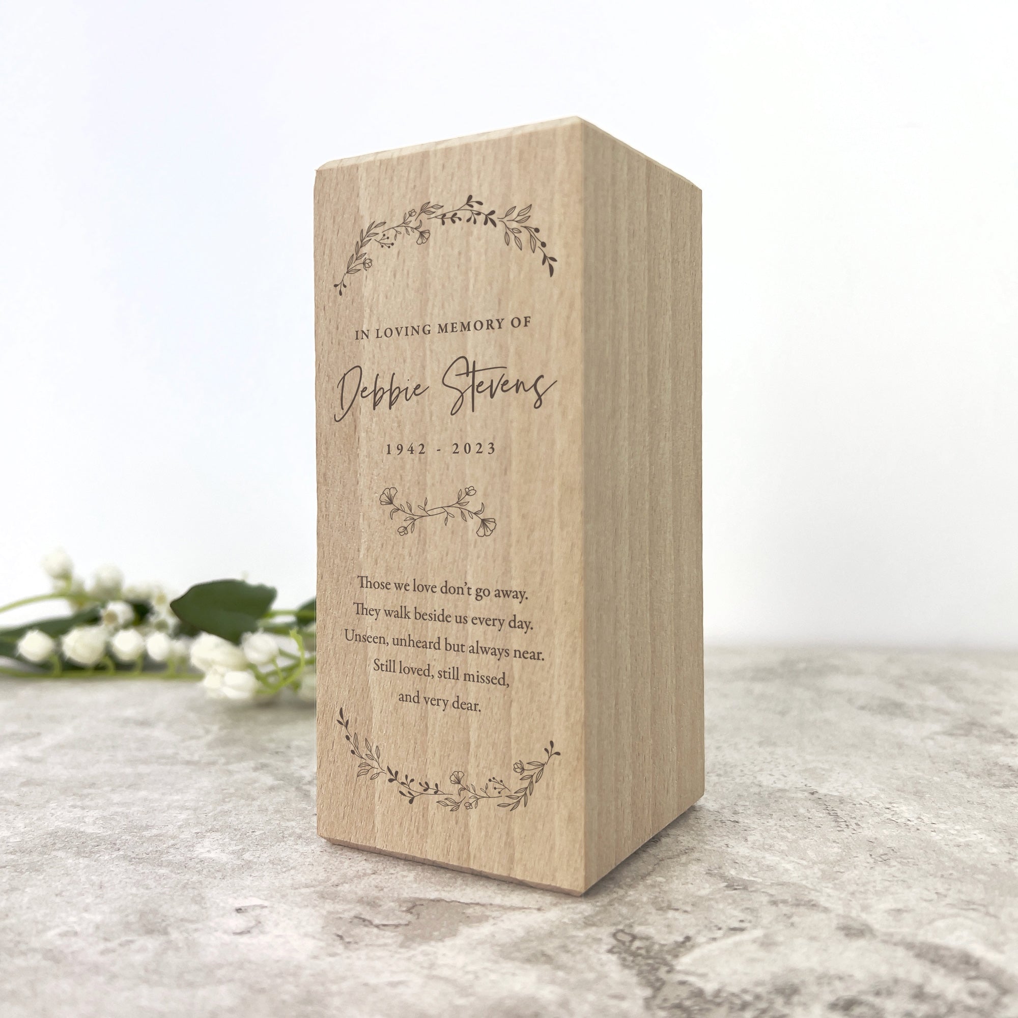 Personalized Solid Wood Memorial Wreath Tea Light Holder - 2 Sizes for Home Decor, Memorial Services & Candle Displays
