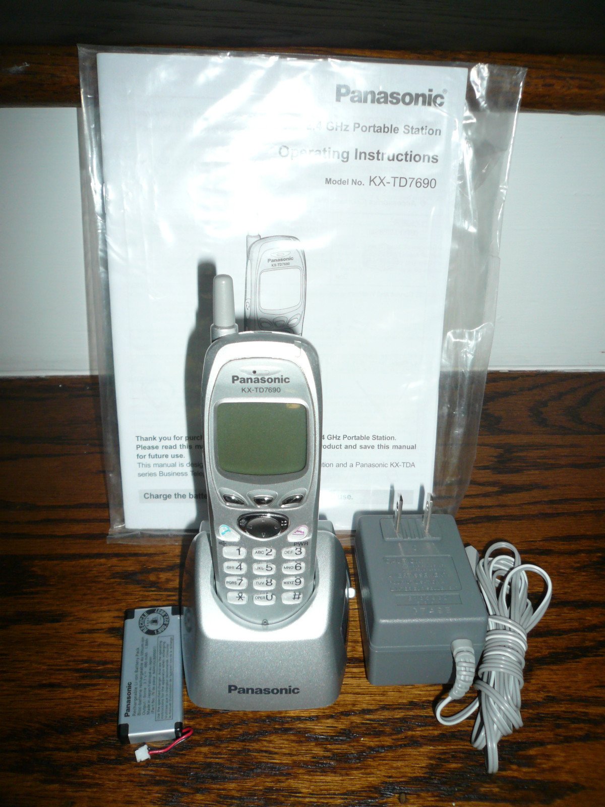 5-Line Wireless Handset with DECT 6.0 Technology - Long Range Cordless Phone for Home & Office - Expandable Up to 5 Handsets - Caller ID, Call Waiting & Speakerphone - Perfect for Business, Remote Work & Large Homes