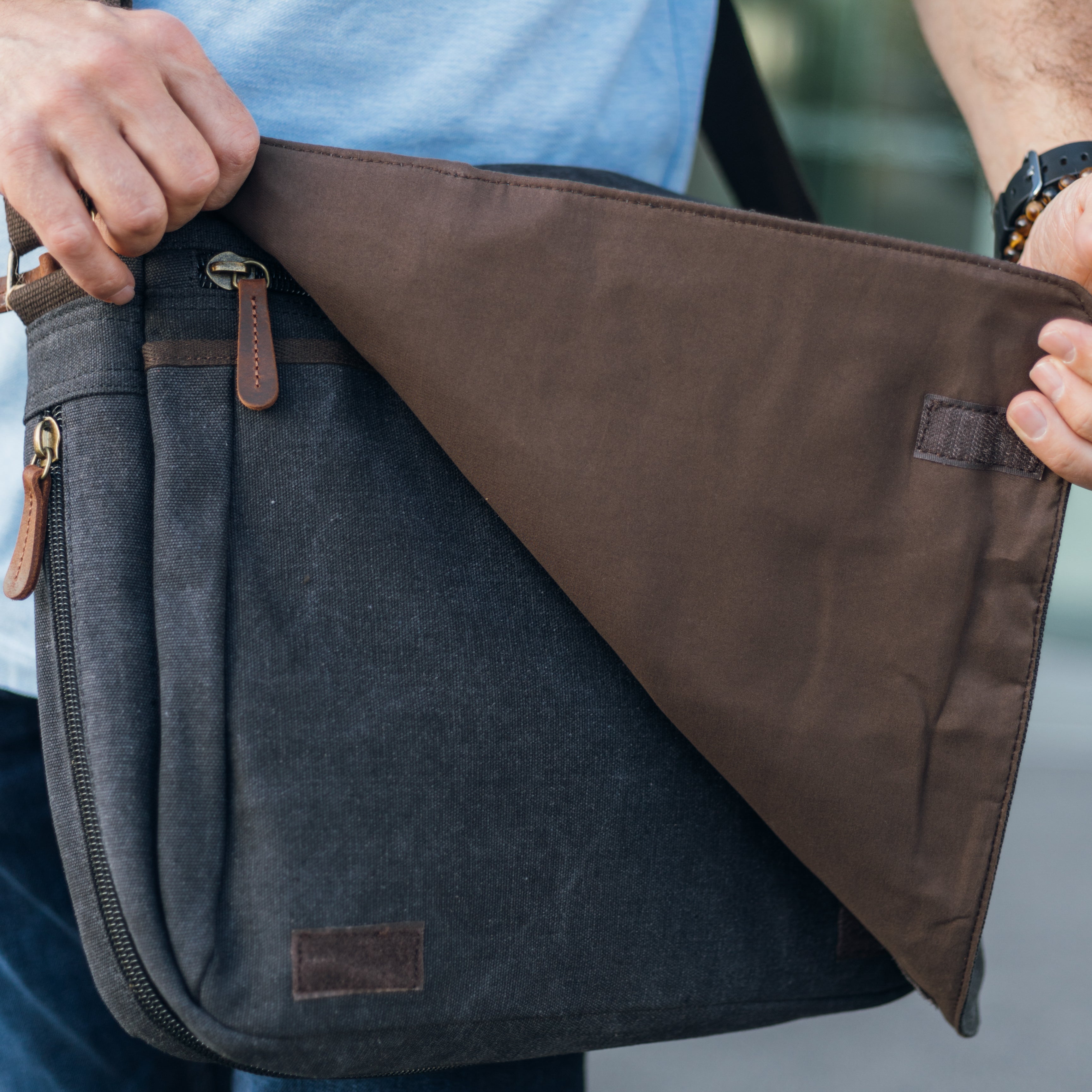 Stylish Urban Canvas Messenger Bag for Men & Women - Durable Crossbody Shoulder Bag - Perfect for Work, Travel & Daily Commute