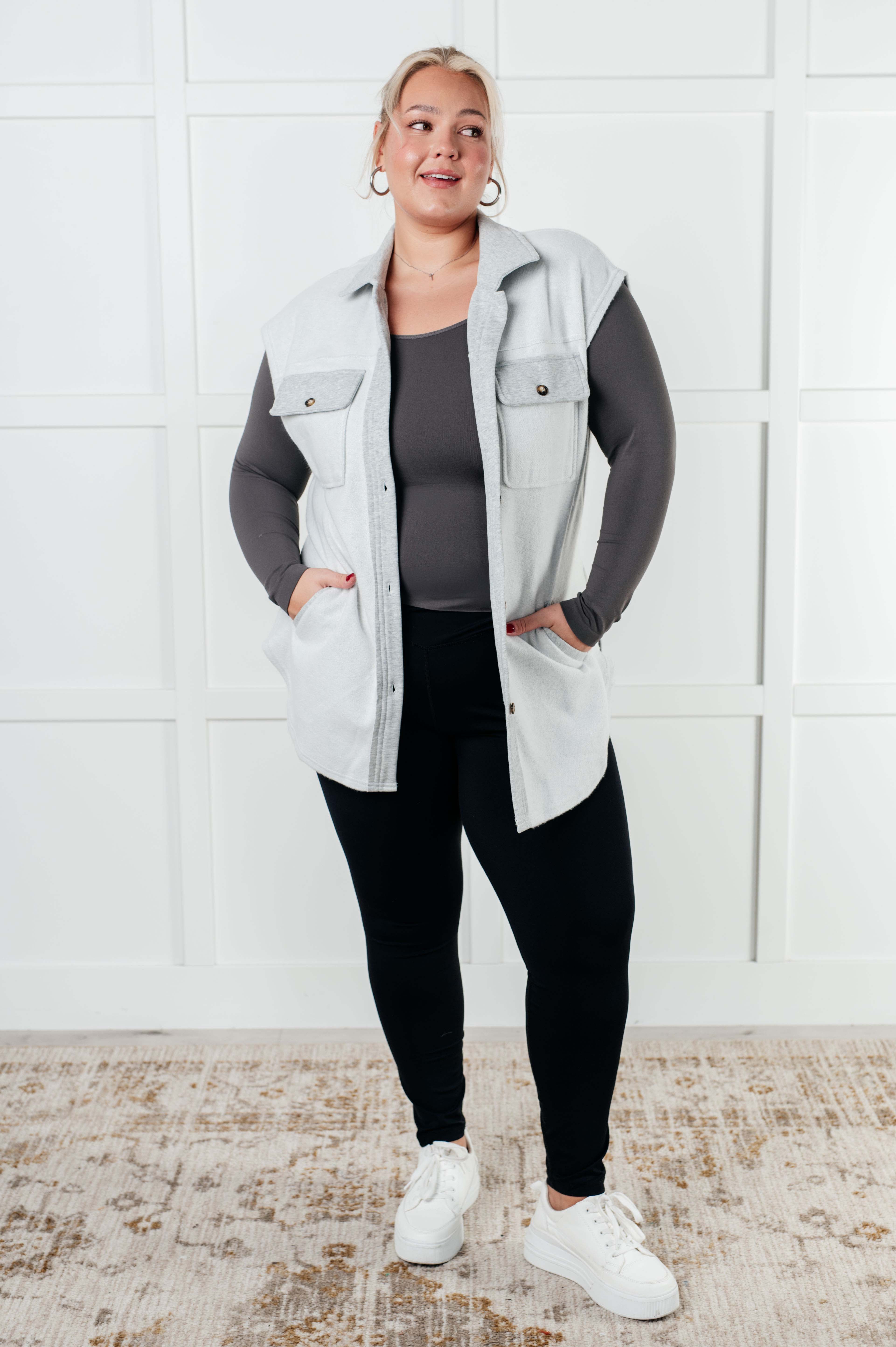 Stylish Sleeveless Shacket for Women - Lightweight Summer Jacket with Pockets | Perfect for Casual Outings, Beach Cover-Up & Layering