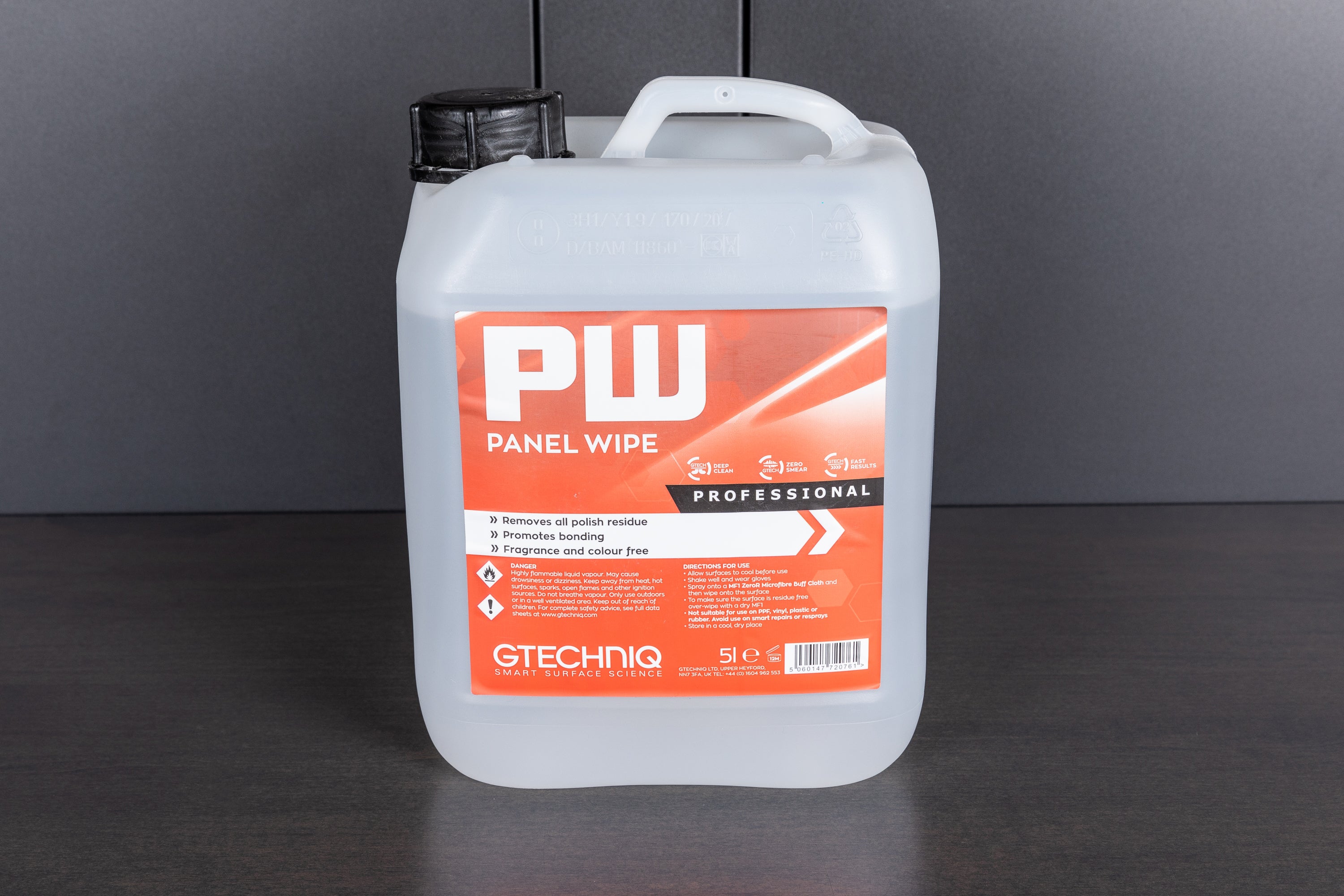 Gtechniq Panel Wipe - Premium Car Surface Cleaner & Prep Solution for Detailing, Paint Correction & Ceramic Coating Application | Perfect for Auto Enthusiasts & Professional Detailing