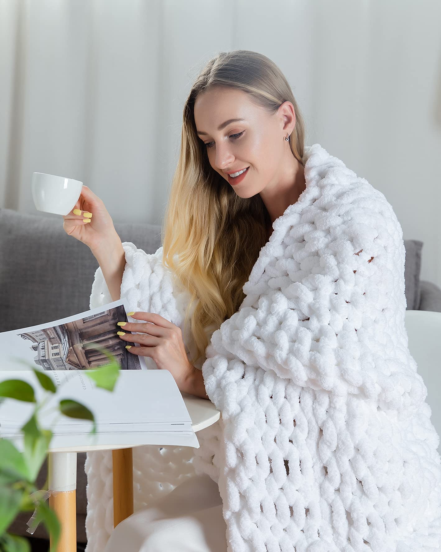 Alzoear Chunky Knit Throw Blanket - Soft Chenille Handmade Cozy Warm Blanket for Sofa, Bed, Couch & Home Decor (White, 50x60 Inches) - Perfect for Winter Nights, Movie Time & Cozy Home Ambience