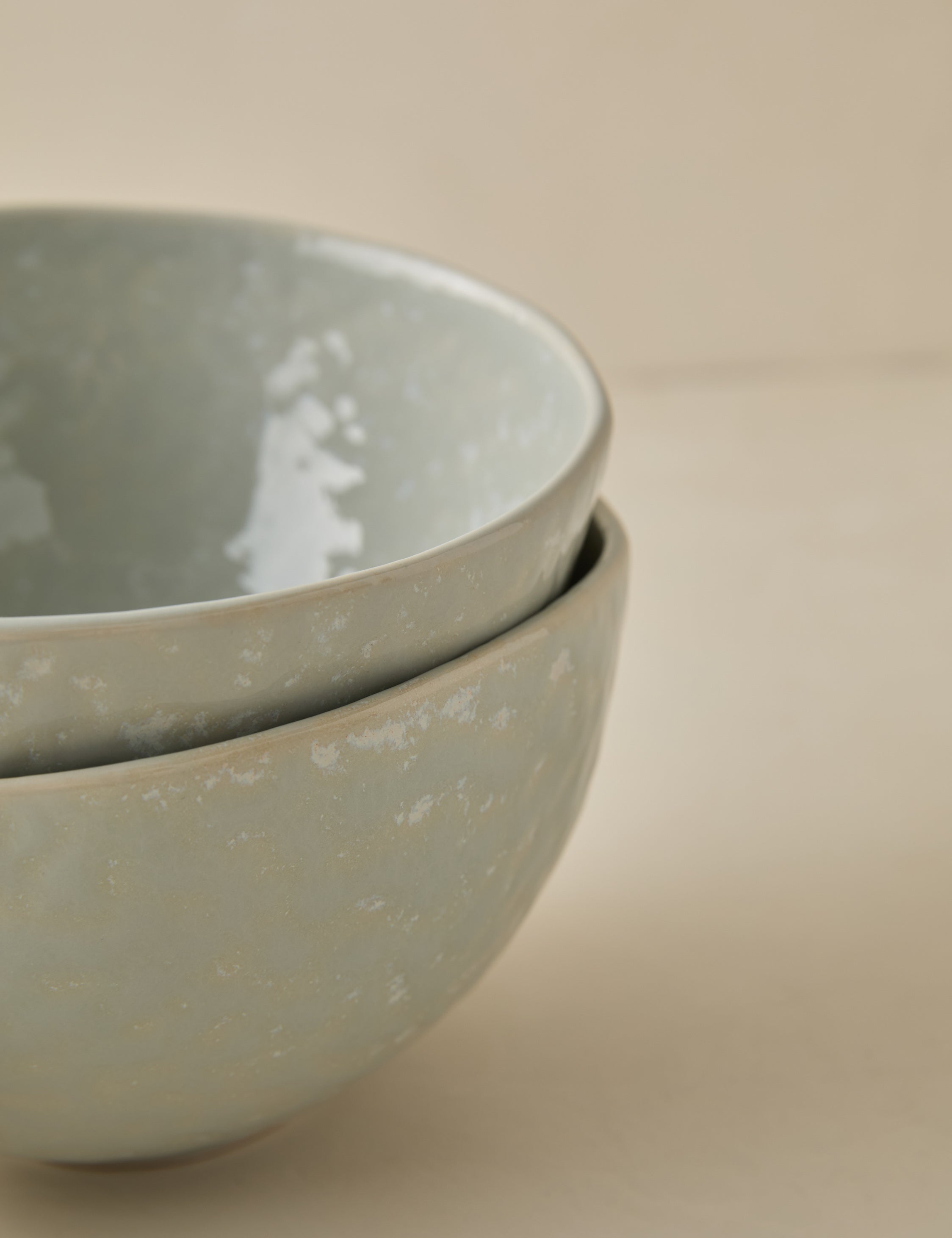 Geneva Stoneware Dinnerware Set - Elegant & Durable Ceramic Plates, Bowls & Mugs - Perfect for Family Dinners, Entertaining & Everyday Use