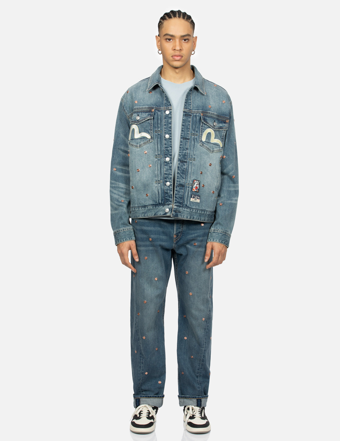 Stylish Allover Rivets & Seagull Applique Relaxed Fit Denim Jacket for Women - Perfect for Casual Outings, Streetwear Fashion, and Layering