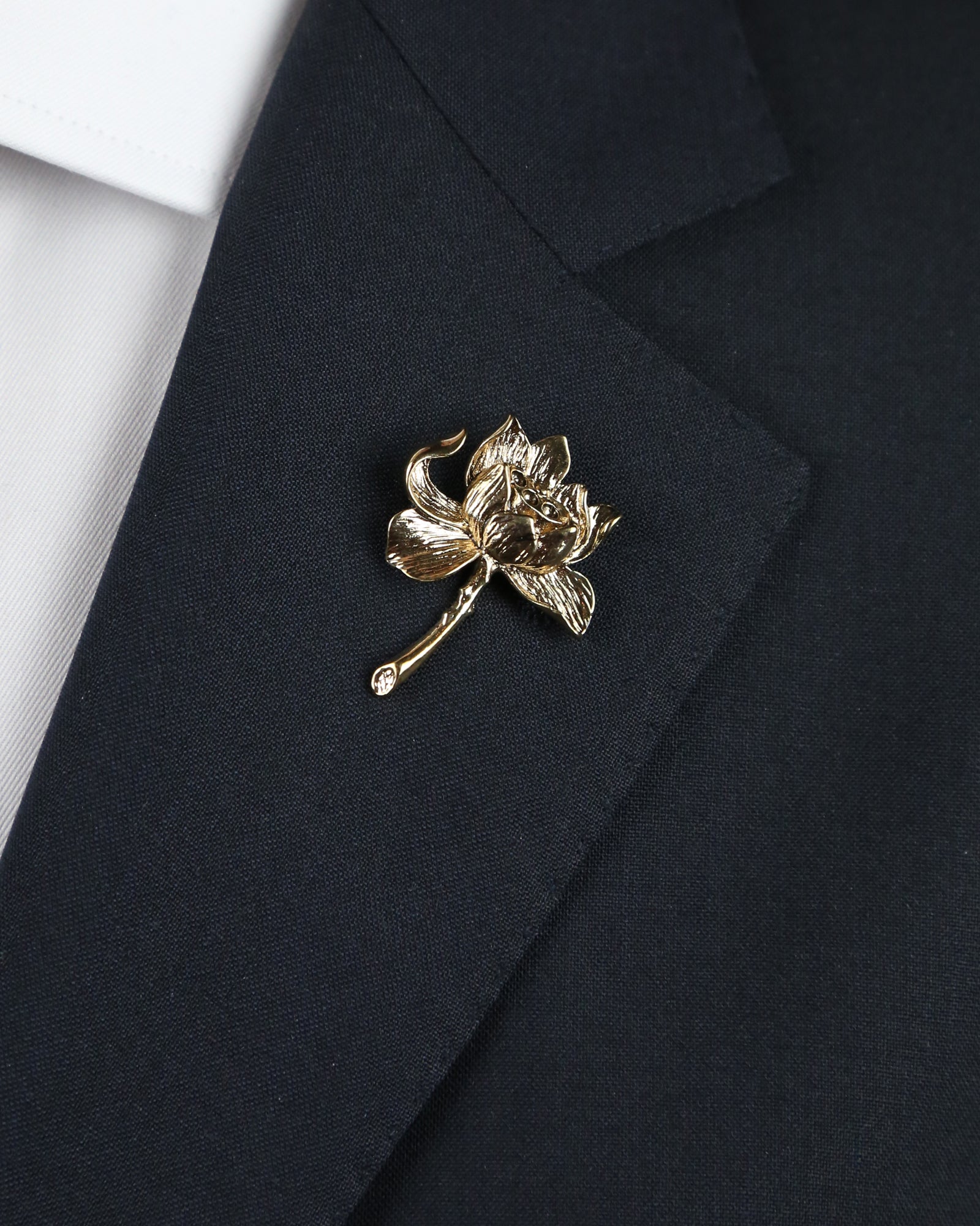 Exotic Flower Lapel Pin for Women - Elegant Gold Brooch for Blazers, Suits & Jackets - Perfect for Weddings, Parties & Office Wear
