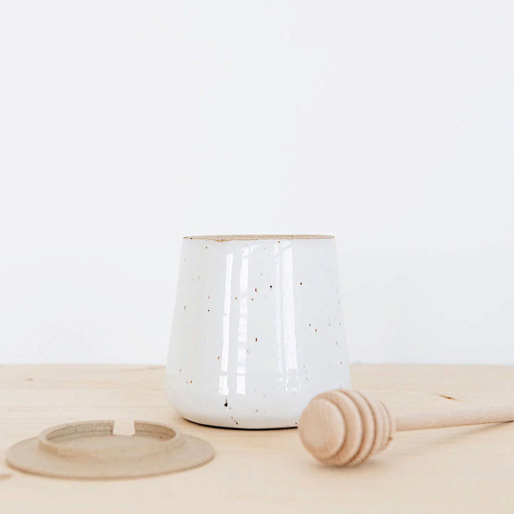 Premium Ceramic Honey Jar with Wooden Dipper - Airtight & Drip-Free Design for Freshness - Perfect for Tea, Toast, and Gourmet Kitchen Use