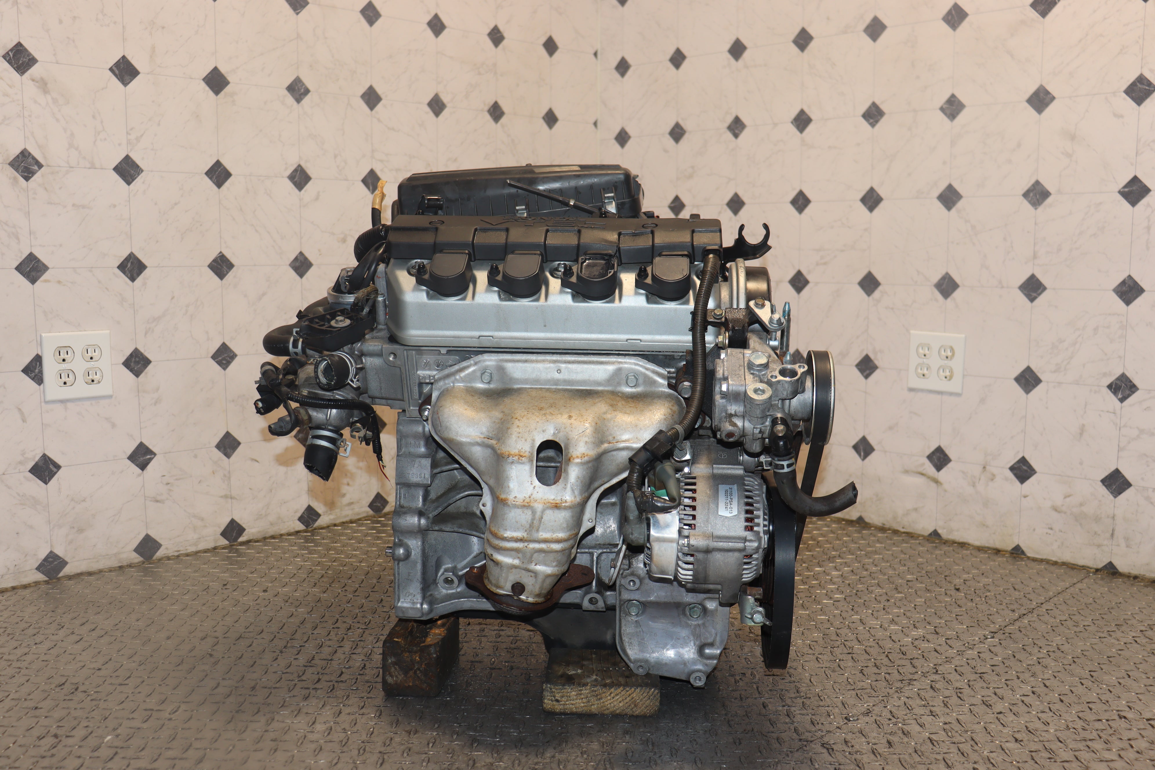 JDM D17A 1.7L VTEC Engine for Honda Civic 2001-2005 - High Performance Replacement Motor - Perfect for Engine Swap & Civic Upgrades
