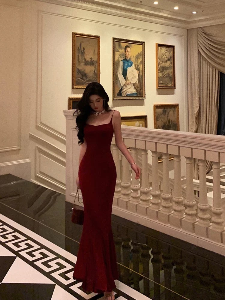 Elegant Burgundy Mermaid Evening Dress for Prom, Formal Gowns, and Special Occasions - Perfect for Weddings, Galas, and Red Carpet Events