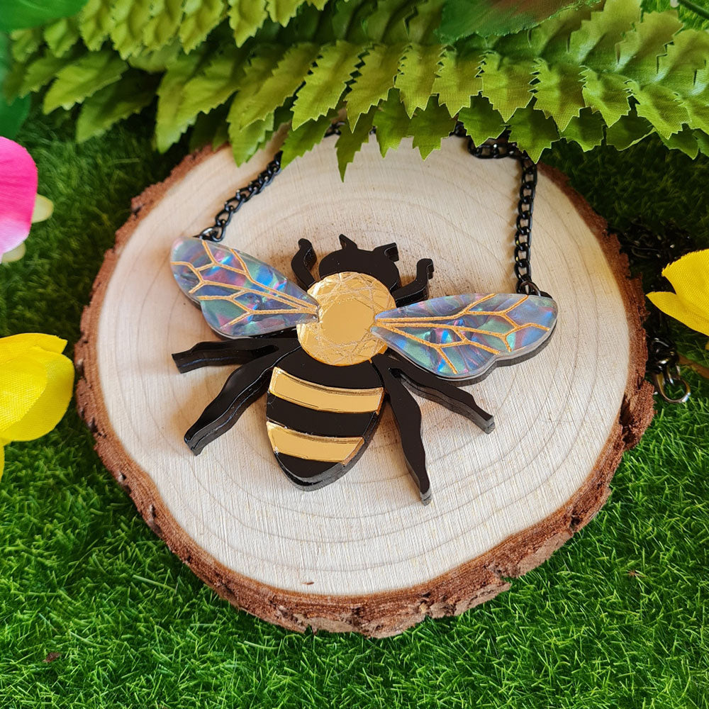 Cherryloco Bee Necklace - Dainty Gold Bee Pendant Jewelry for Women, Perfect Gift for Nature Lovers & Boho Style - Ideal for Everyday Wear, Date Nights & Special Occasions
