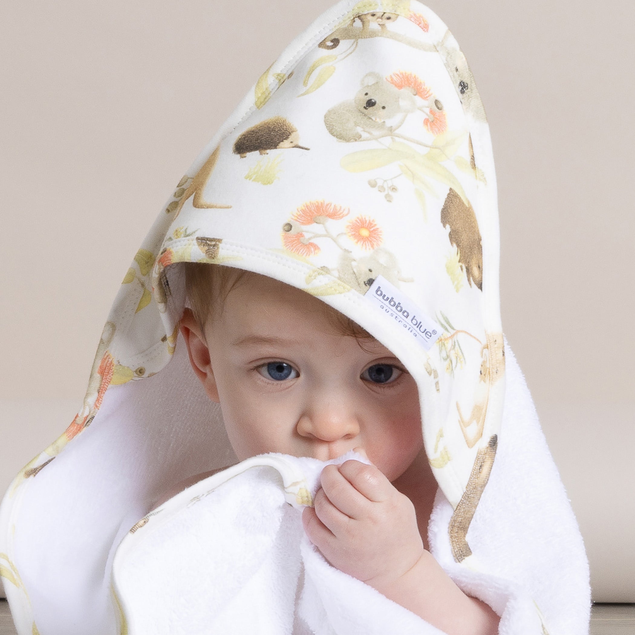 Aussie Animals Hooded Towel for Kids - Soft & Absorbent Baby Bath Towel with Kangaroo & Koala Design - Perfect for Bath Time, Swimming & Beach Outings