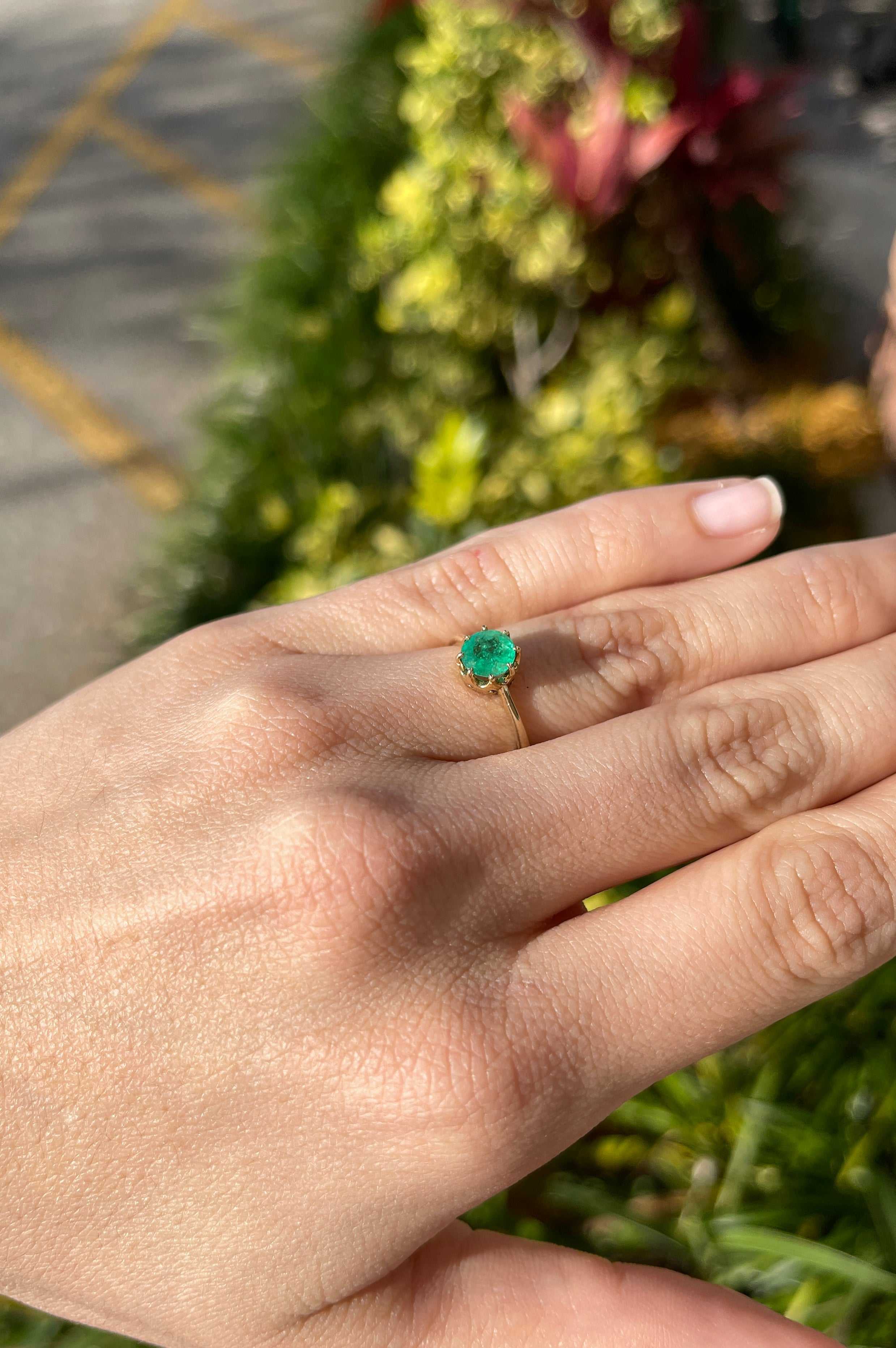 1.0 Carat Round Colombian Emerald Eight Prong Solitaire Anniversary Ring in 14K Gold - Perfect for Wedding, Engagement & Special Occasions