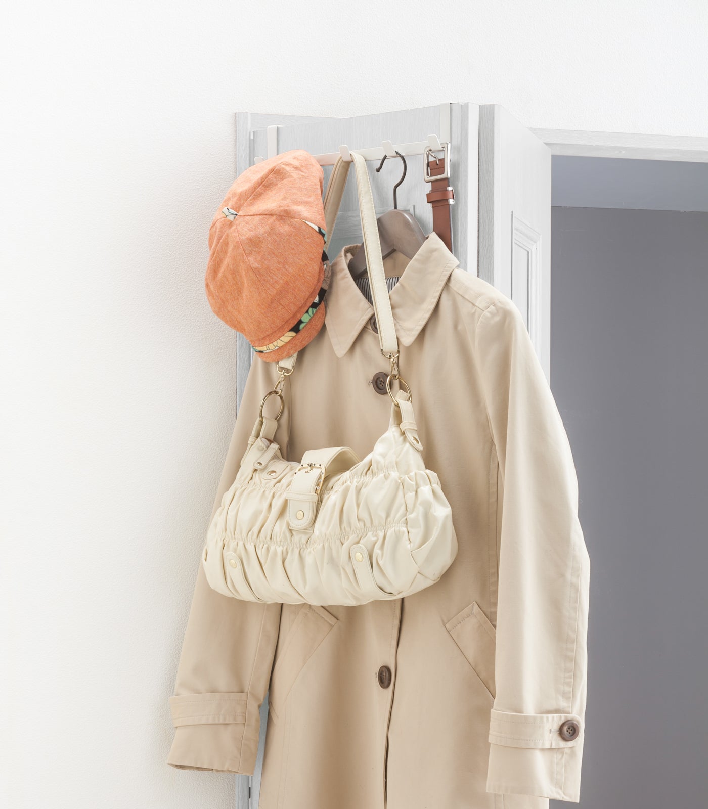 Sturdy Over the Door Hanger - Heavy Duty Steel Hooks for Coats, Hats & Bags - Perfect for Bedroom, Closet & Entryway Organization