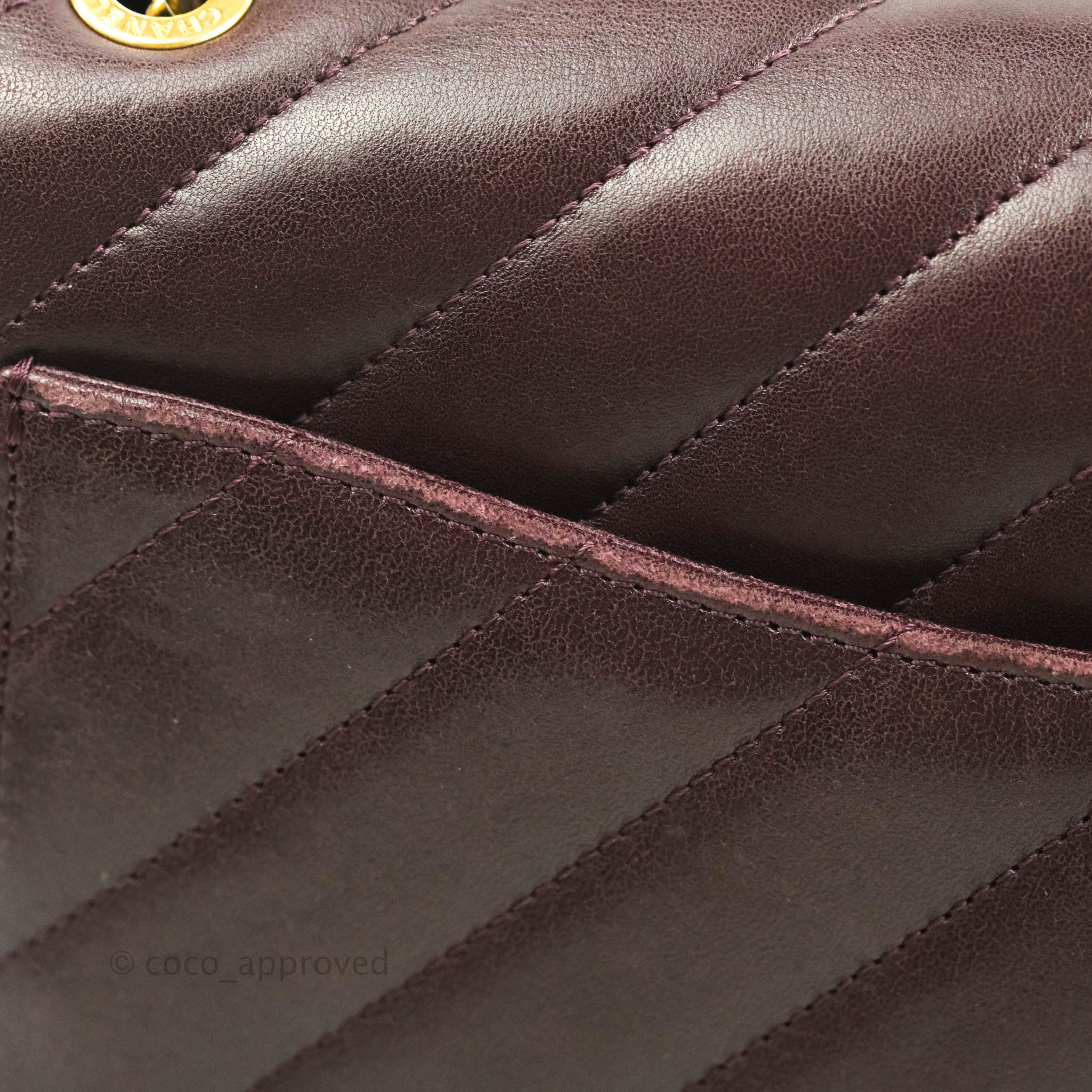 Chanel CC Signature Flap Bag in Diagonal Burgundy Calfskin with Aged Gold Hardware - Luxury Crossbody Purse for Women, Perfect for Date Night & Special Occasions
