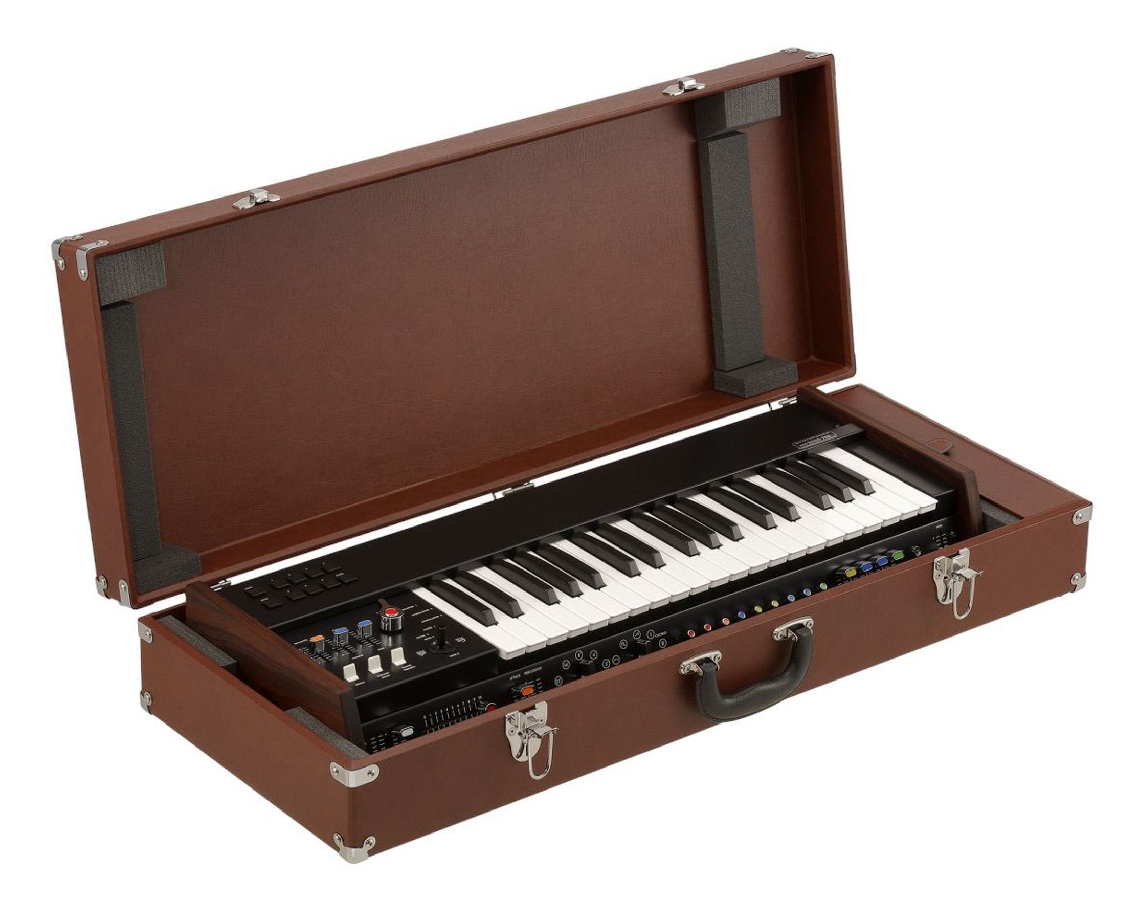 Korg MiniKORG 700FS Analog Synthesizer - Vintage Style Keyboard for Music Production, Live Performance & Studio Recording - Perfect for Electronic, Retro & Synthwave Artists