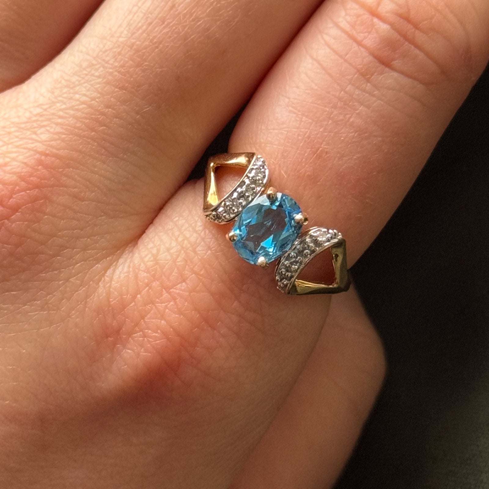 1.00ct Blue Topaz & 0.04ct Diamond Ring - Size 7.75 - Elegant Birthstone Jewelry for Women - Perfect for Engagement, Anniversary & Special Occasion Gifts