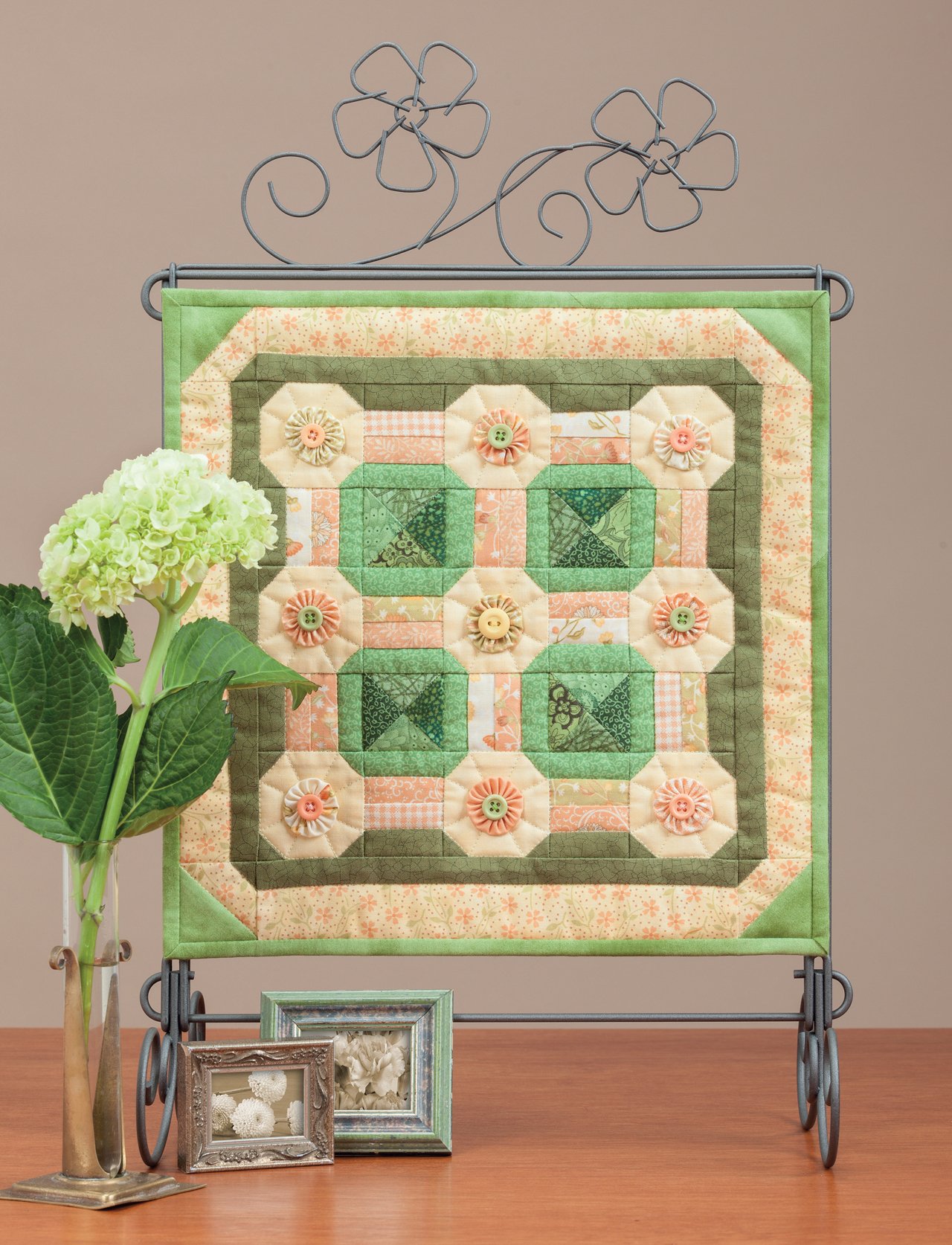 Little Gems: 15 Paper-Pieced Miniature Quilts - Perfect for DIY Home Decor, Wall Art & Gift Ideas | Handmade Quilting Projects for Beginners & Experts