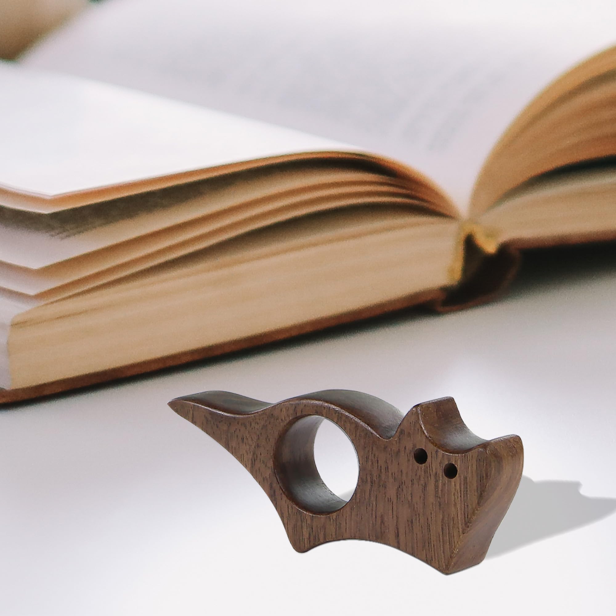 Premium Walnut Wood Cat Book Page Holder - Smooth Finish Reading Accessory for Book Lovers | Perfect Literary Gift for Women & Bookworms | Ideal for Home Libraries, Reading Nooks & Cozy Reading Sessions