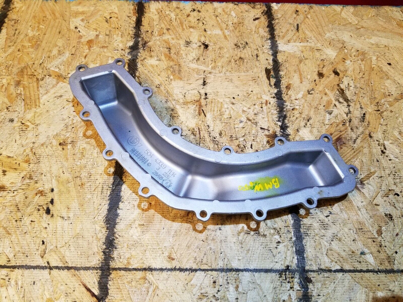 06-10 BMW 650i E63 Rear Engine Block Pan Cover OEM 7504433 for N62T 4.8L V8 - Perfect for Engine Repair & Maintenance