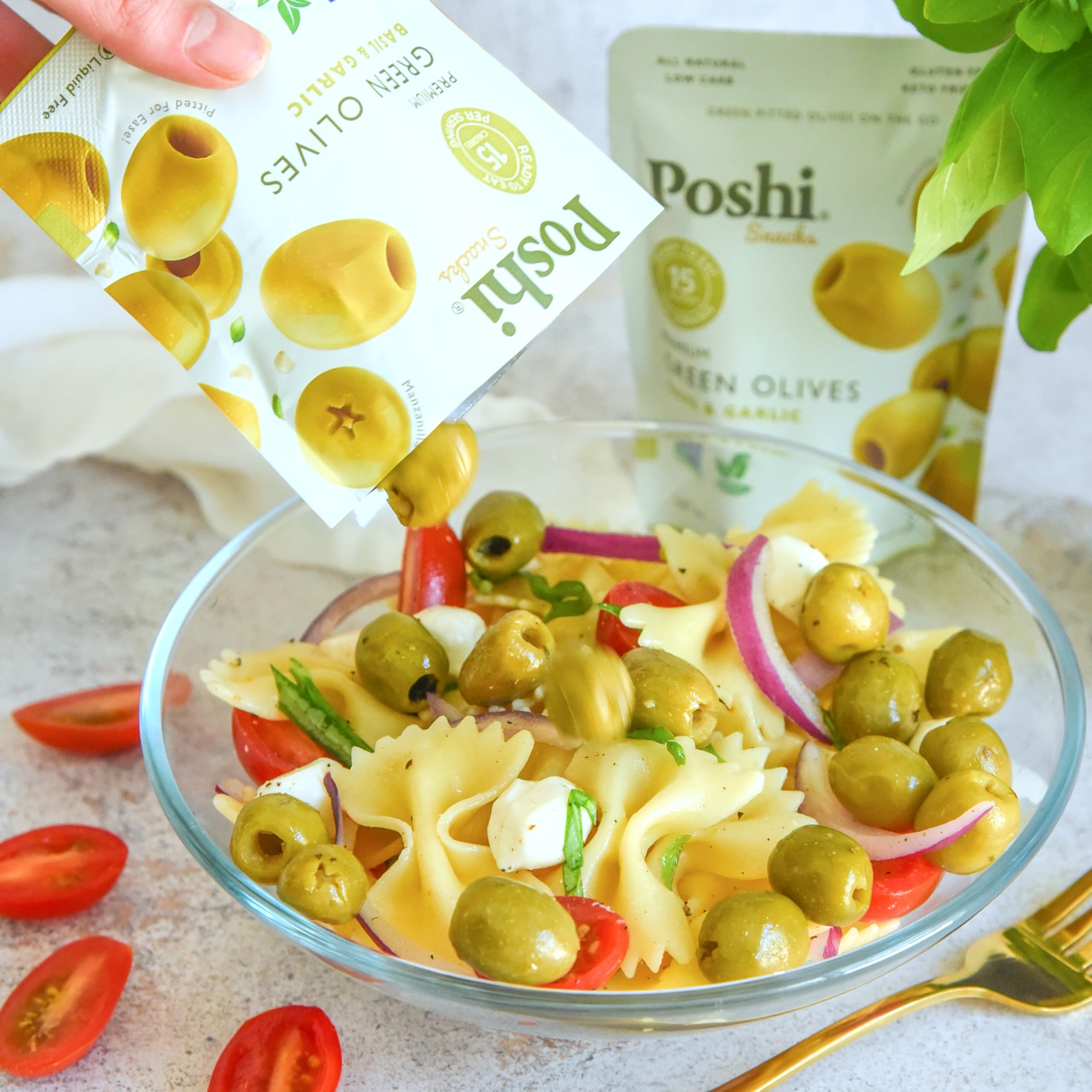 Poshi Green Pitted Olives with Basil & Garlic - 30 Pack (1.1oz Bags) | Vegan, Kosher, Gluten Free, Keto Friendly | Healthy Low Calorie Snack for On-the-Go, Picnics & Charcuterie Boards