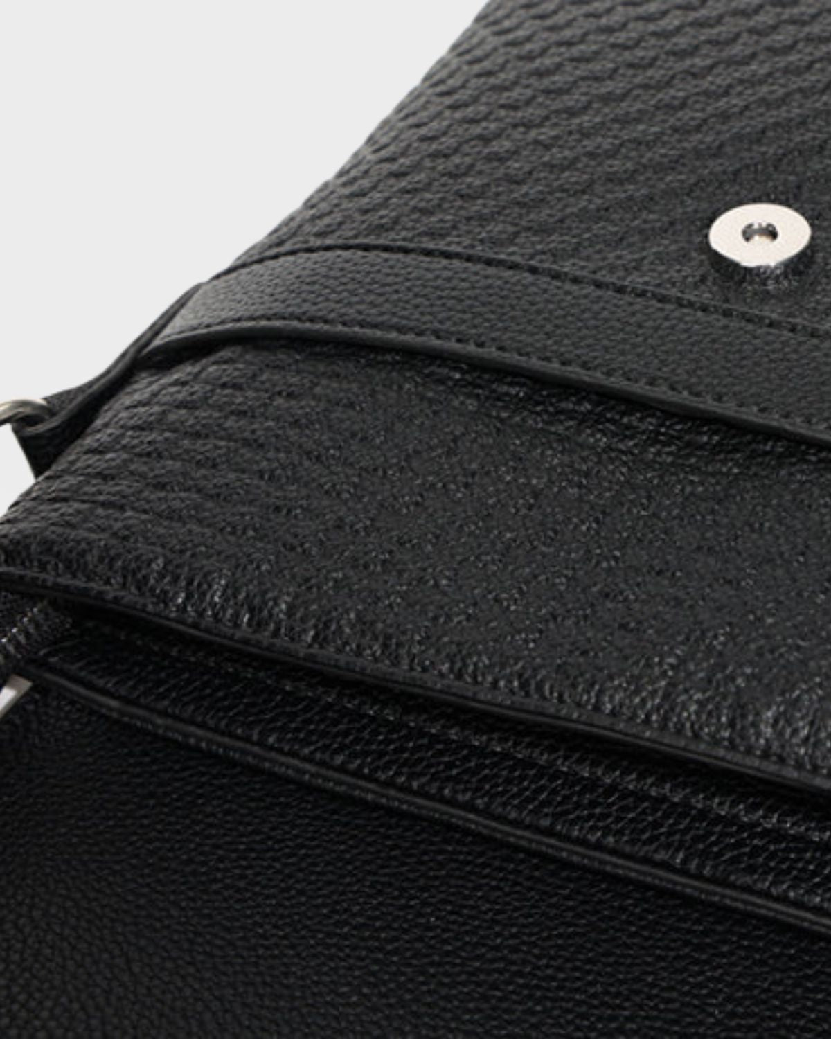 Stylish Black Bodega Crossbody Messenger Bag for Men & Women - Perfect for Travel, Work & Everyday Use