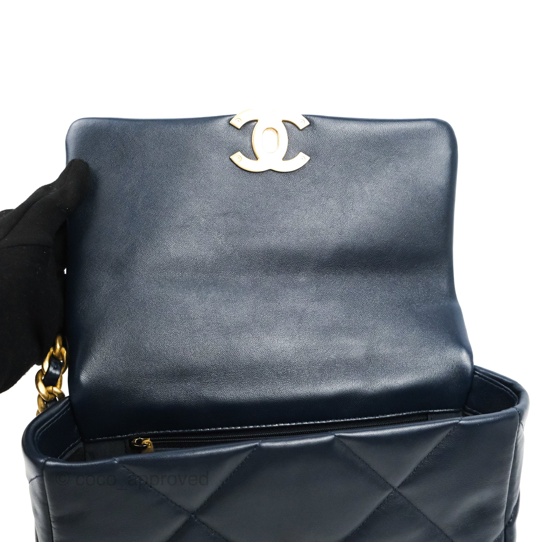 Chanel 19 Small Navy Blue Lambskin Leather Bag with Mixed Metal Hardware - Luxury Designer Handbag for Women, Perfect for Everyday Use & Special Occasions