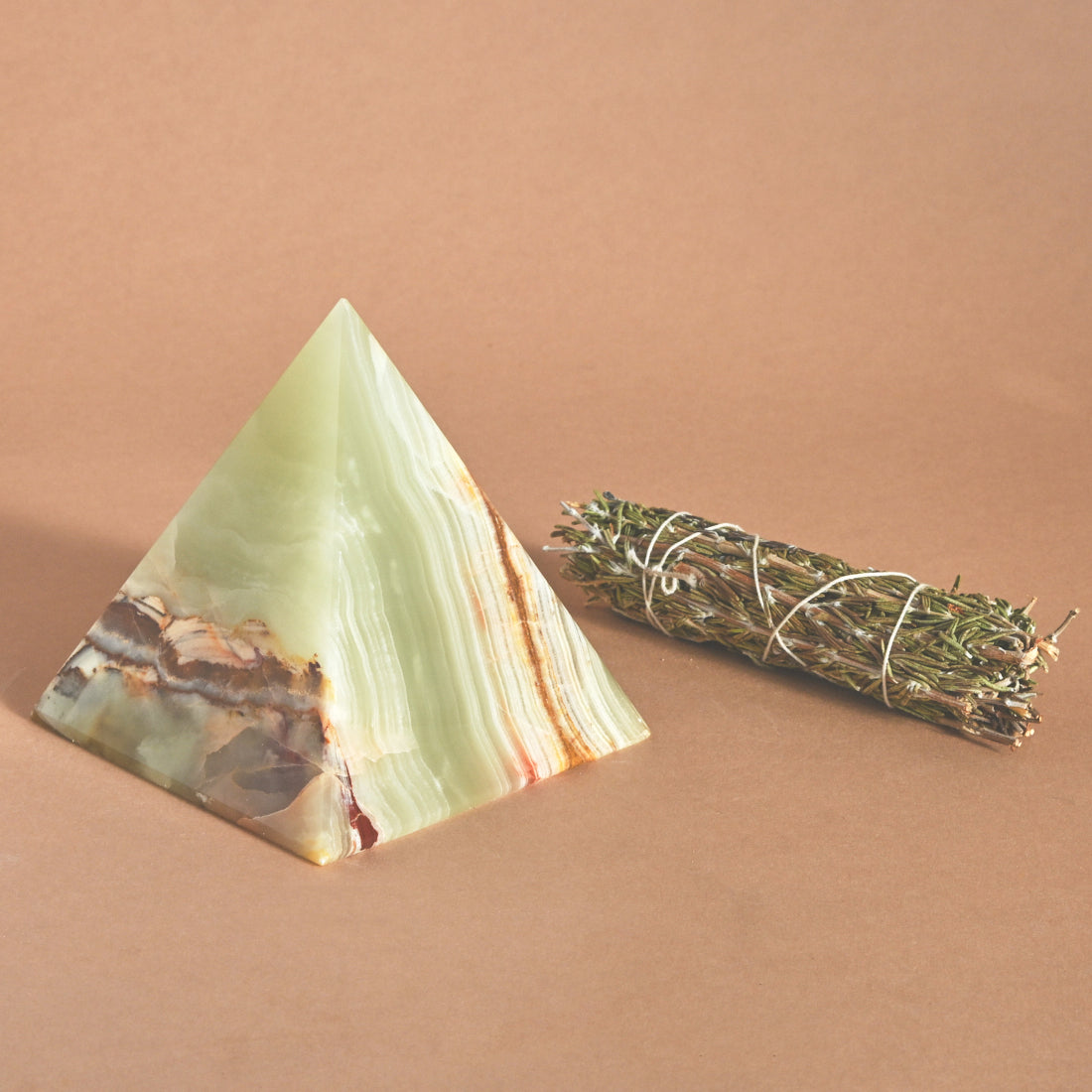 Natural Green Onyx Pyramid - Healing Crystal for Meditation, Feng Shui & Home Decor | Perfect for Spiritual Growth, Energy Cleansing & Gift Giving