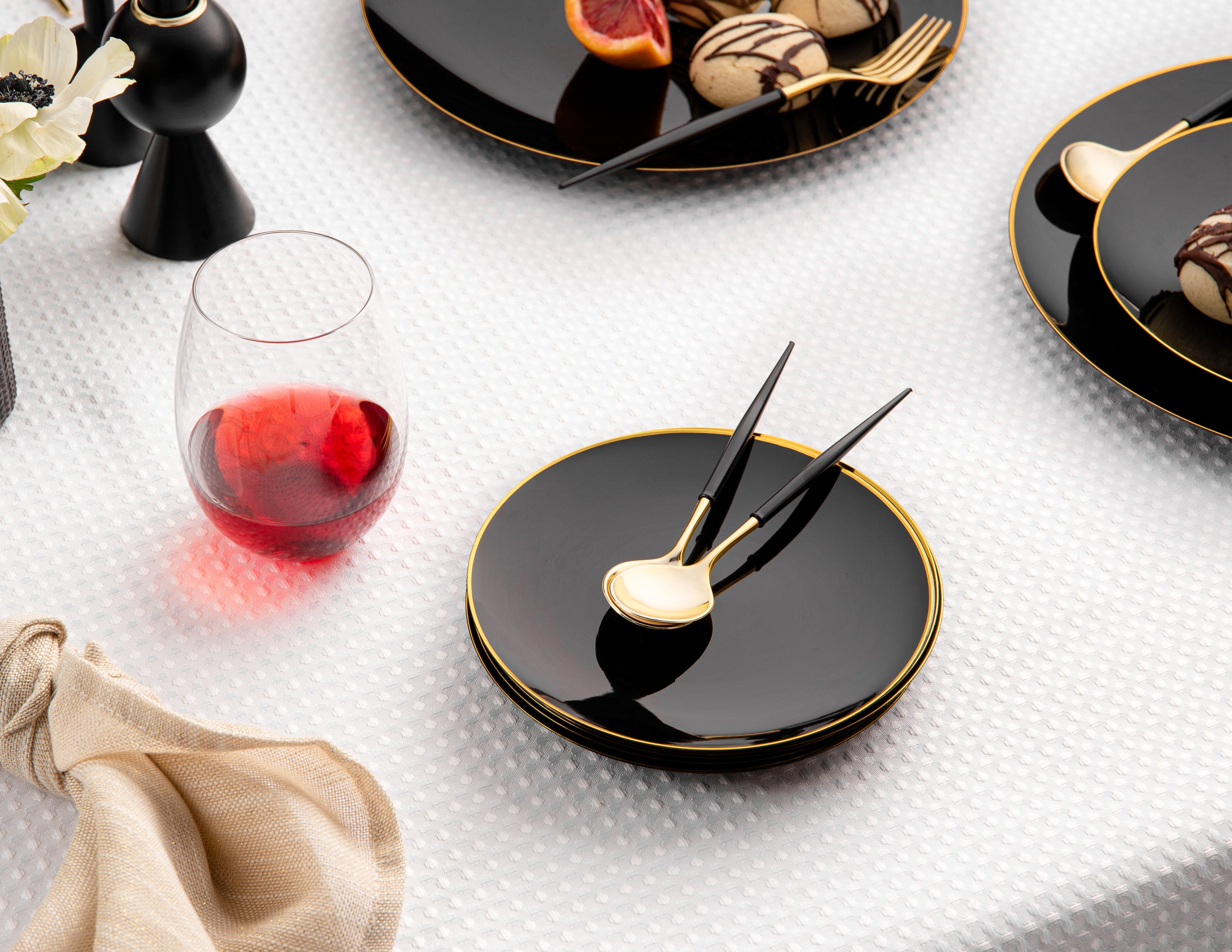 Premium Gold and Black Flatware Set - 40-Piece Elegant Dinnerware for 8 - Perfect for Formal Dining, Wedding Gifts & Luxury Table Settings