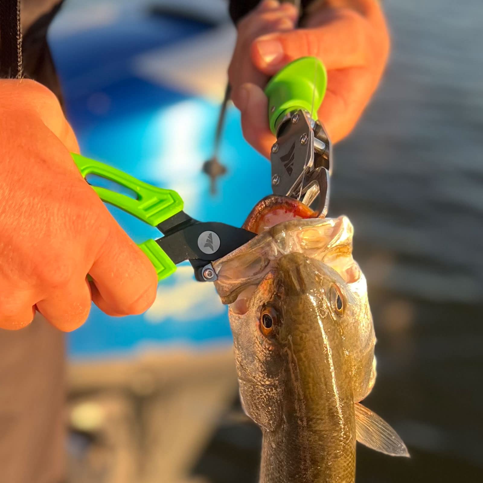 **KastKing Saltwater Resistant Fishing Pliers & Fish Lip Gripper Combo – Durable Fishing Gear with Rubber Handle, Lanyard, Line Cutter, Hook Remover & Sheath – Perfect for Ice Fishing, Saltwater & Freshwater Angling – Great Gift for Men & Fishing Enthusiasts**