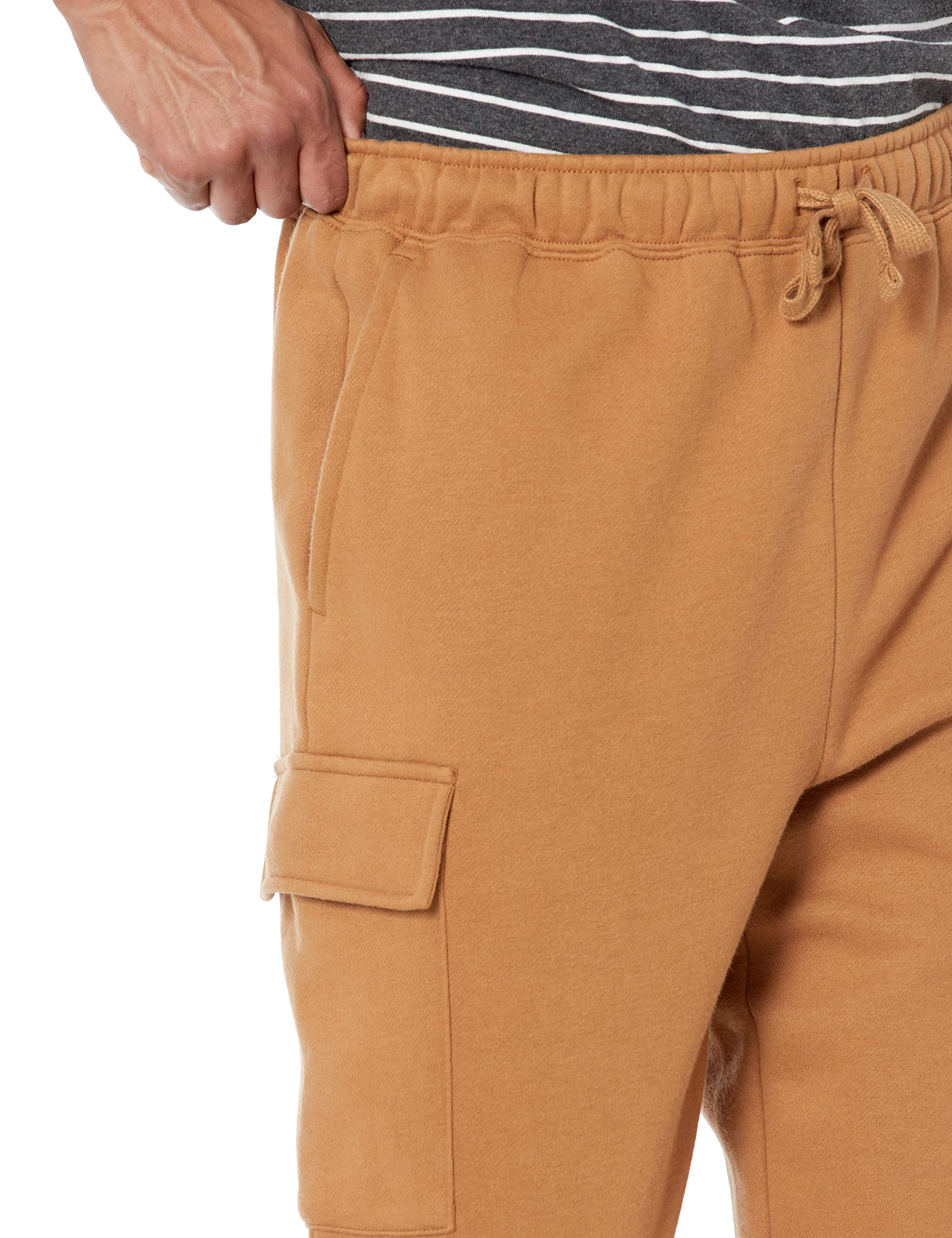 Amazon Essentials Men's Cargo Fleece Sweatpants - Comfortable Winter Joggers with Pockets for Casual Wear, Gym & Outdoor Activities