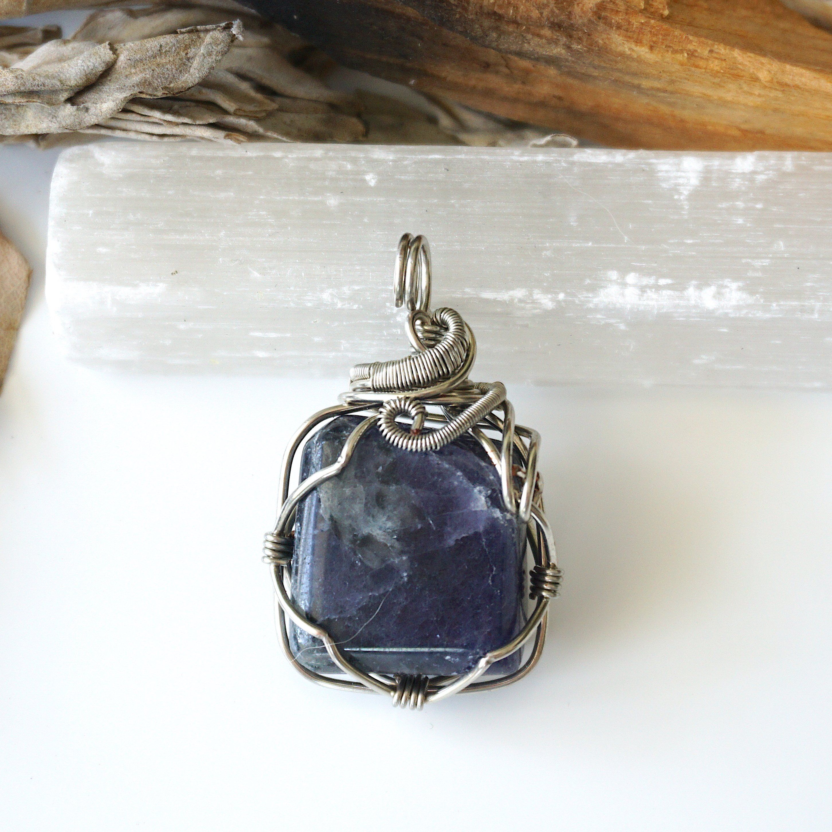 Natural Raw Sapphire Pendant Necklace - 925 Sterling Silver Plated in White Gold (Dark Silver) | Elegant Jewelry Gift for Women, Perfect for Weddings, Parties & Special Occasions