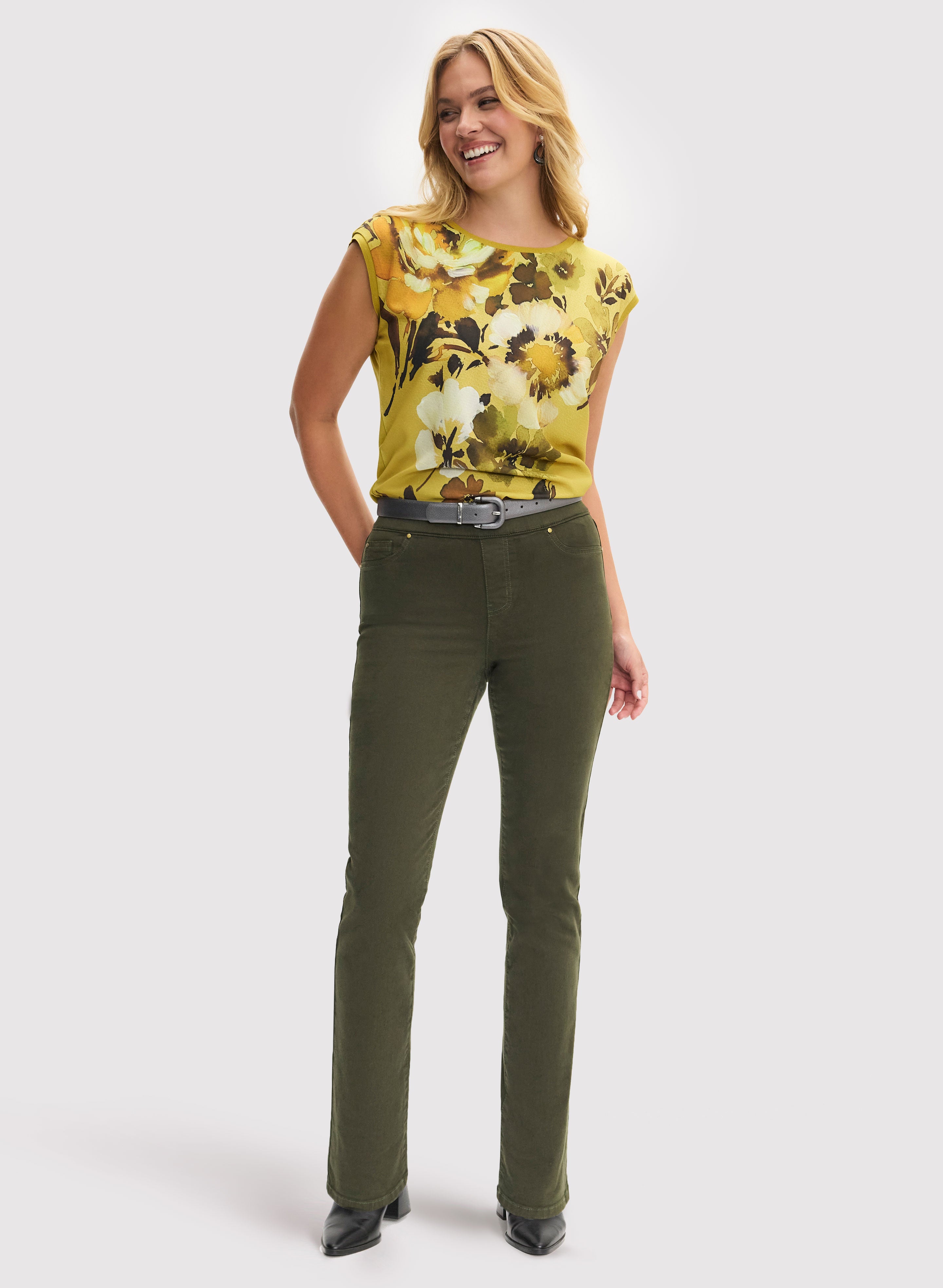 Floral Print Blouse & High Waist Straight Leg Jeans for Women - Casual Outfit for Spring & Summer | Perfect for Office, Date Night & Weekend Wear