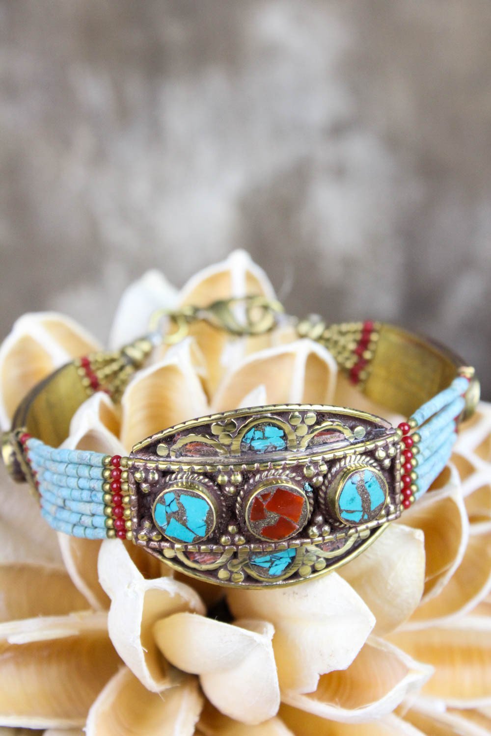 Tibetan Wisdom & Courage Bracelet - Handmade Buddhist Mala Beads for Meditation, Spiritual Protection & Positive Energy | Perfect for Yoga, Mindfulness & Daily Wear