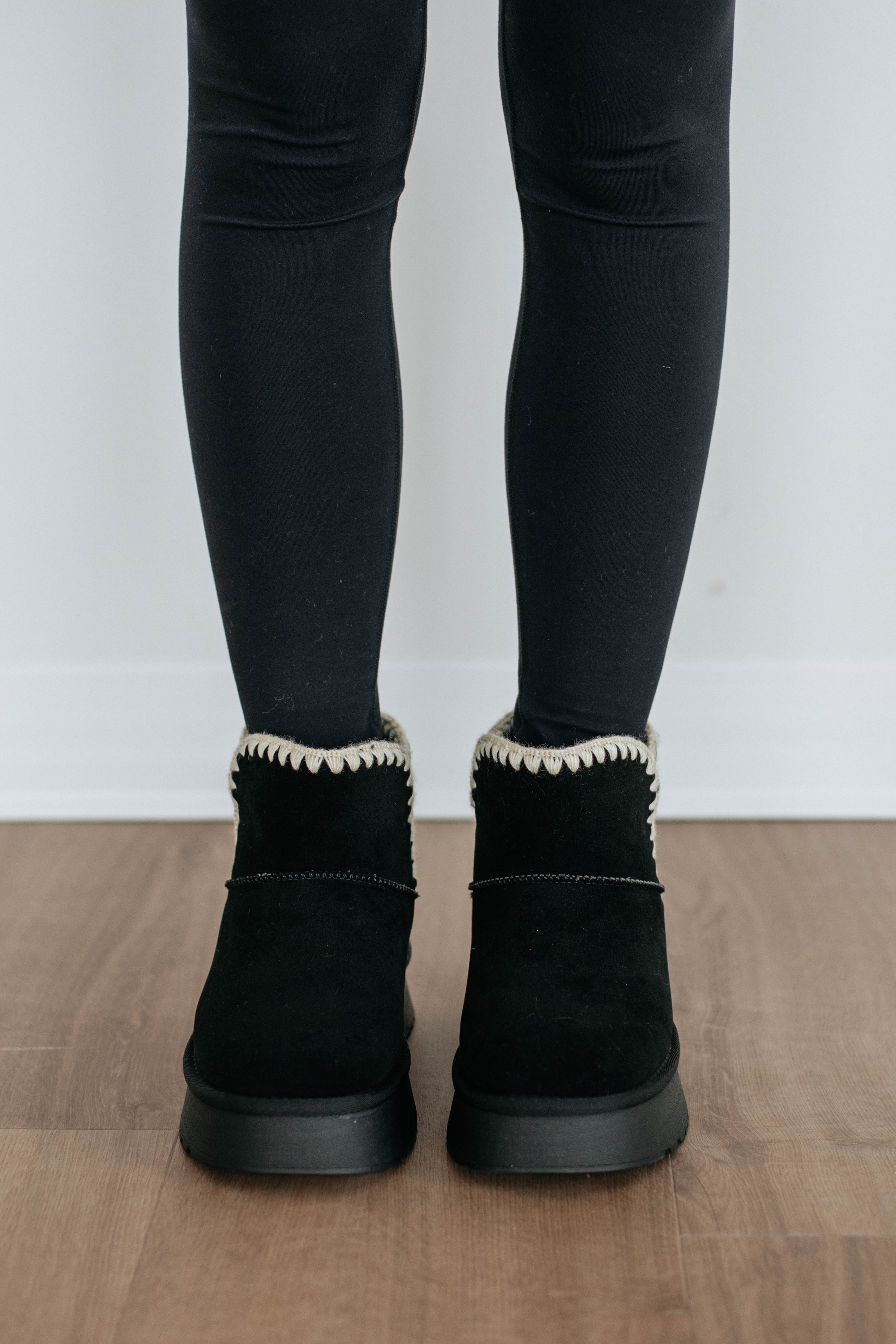 Comfortable Black Winter Boots for Women - Cozy & Warm Slip On Booties for Cold Weather - Perfect for Snow, Hiking, and Outdoor Activities