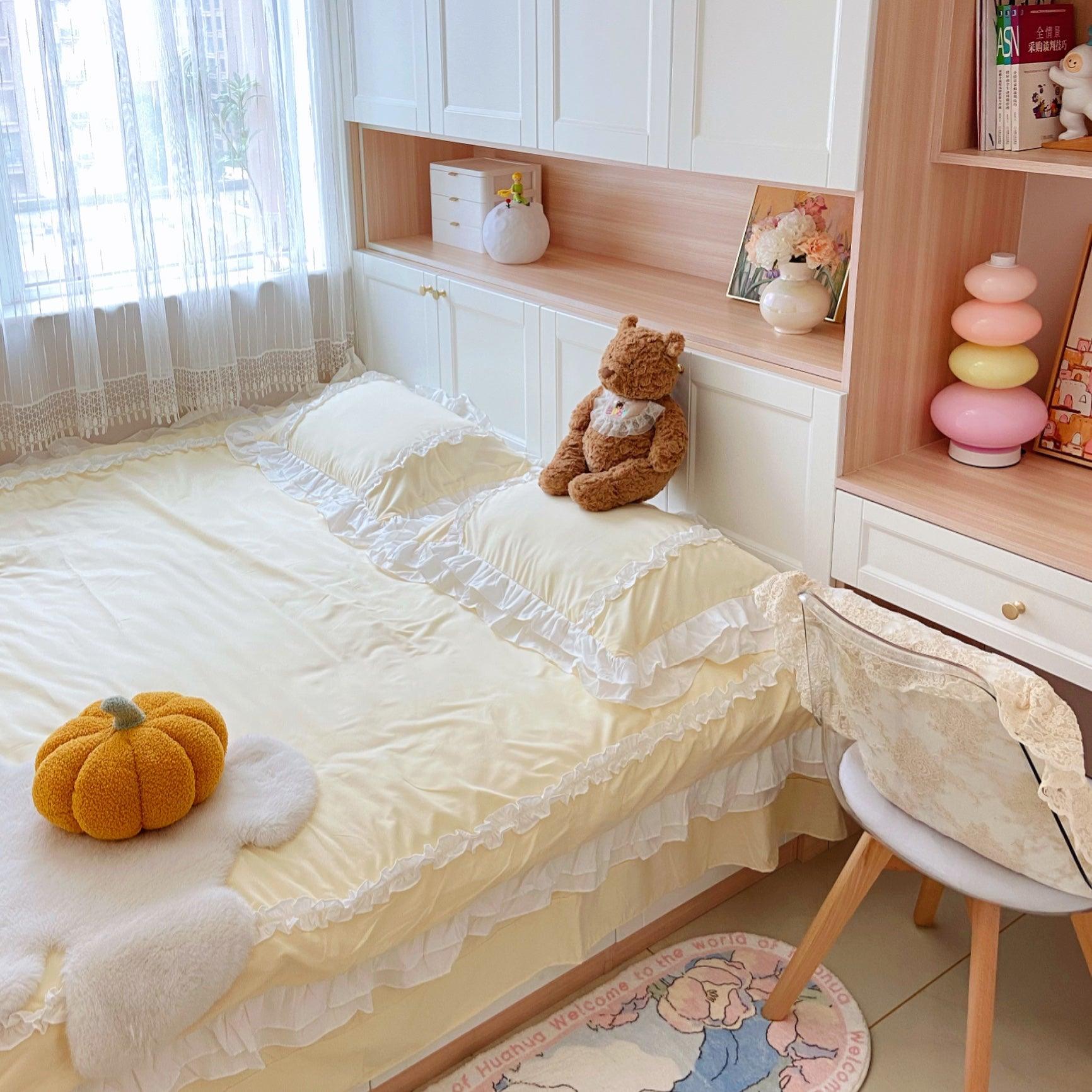 Sweet Candy Table Lamp - LED Night Light for Kids Room, Bedside, Nursery - Perfect for Bedtime Reading & Cozy Ambiance