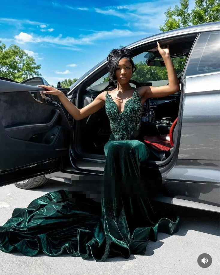 Elegant Green Velvet Mermaid Prom Dress for Women - Formal Evening Gown J6072 | Perfect for Homecoming, Quinceañera, and Black Tie Events