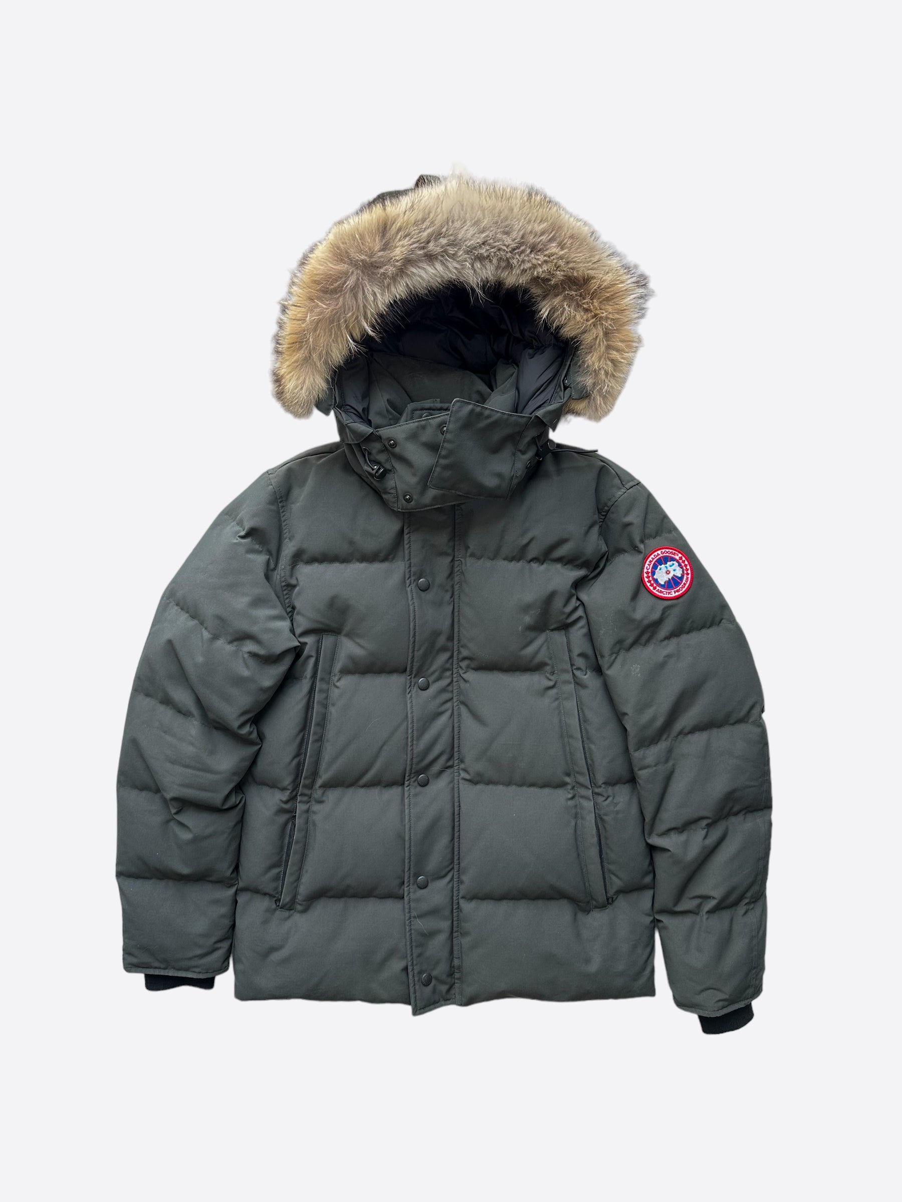 Canada Goose Graphite Wyndham Parka for Men - Premium Winter Jacket with Down Insulation, Waterproof & Windproof - Perfect for Snowboarding, Skiing & Extreme Cold Weather