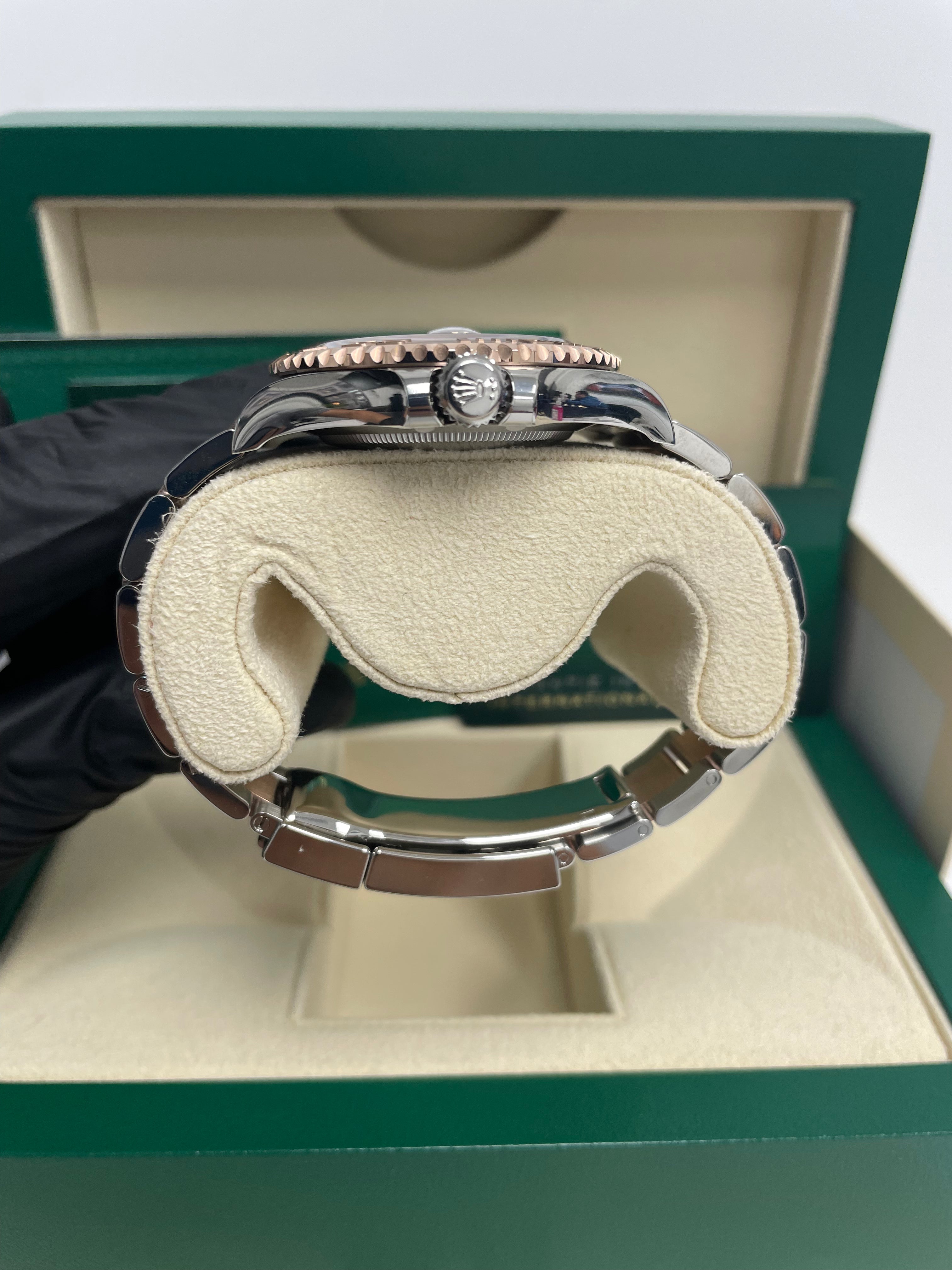Rolex Yacht-Master 40 Watch - Stainless Steel & Everose Gold Rolesor, Brown Dial (Ref. 126621) | Luxury Diving & Sailing Timepiece for Men
