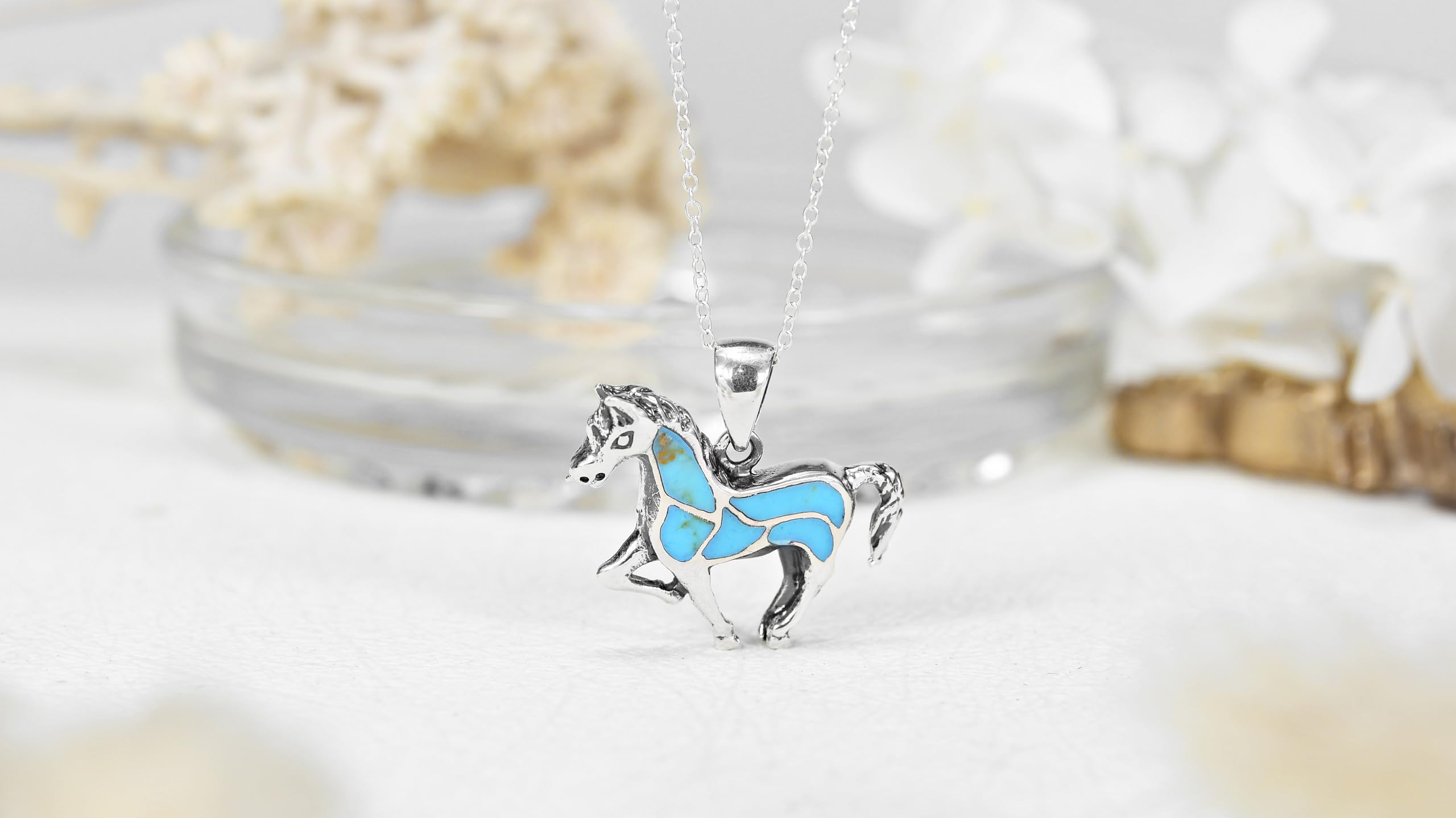 AeraVida .925 Sterling Silver Horse Pendant Necklace with Simulated Turquoise Inlay - Elegant Jewelry Gift for Women | Perfect for Casual Wear, Special Occasions & Horse Lovers