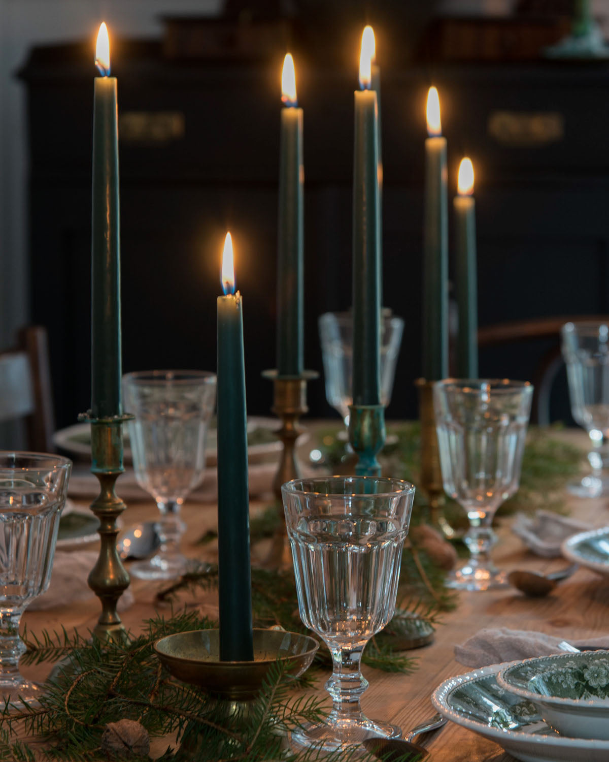 Liljeholmens Christinaljus 8-Pack Dark Green Candles - Perfect for Christmas Decorations & Holiday Centerpieces