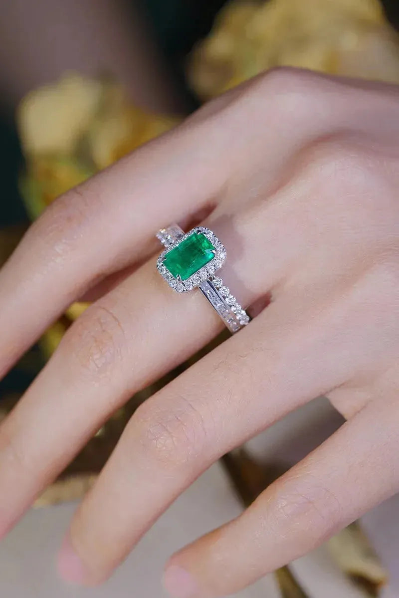 18K White Gold Diamond & Emerald Ring for Women - Elegant Fashion Jewelry with Real Natural Stones - Perfect for Parties, Weddings & Special Occasions