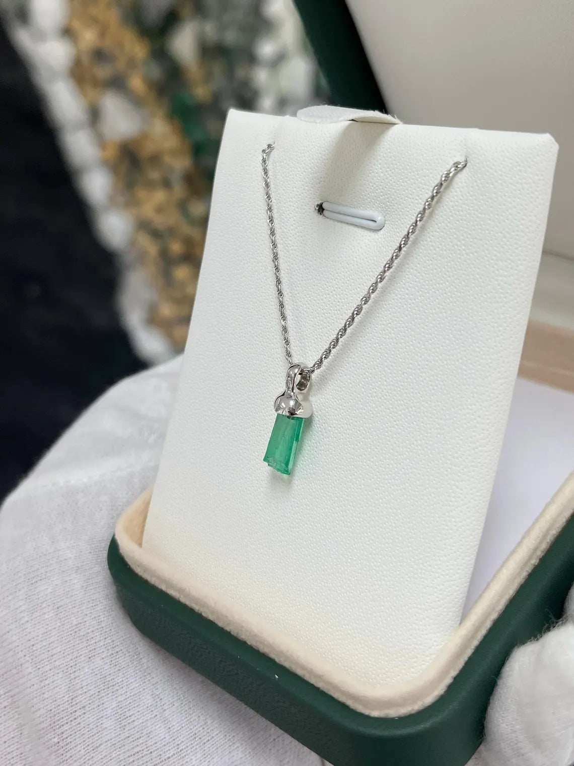2.10ct Natural Rough Cut Colombian Emerald Crystal Pendant Necklace - Handmade Jewelry for Women, Gift for Her, Perfect for Weddings & Special Occasions