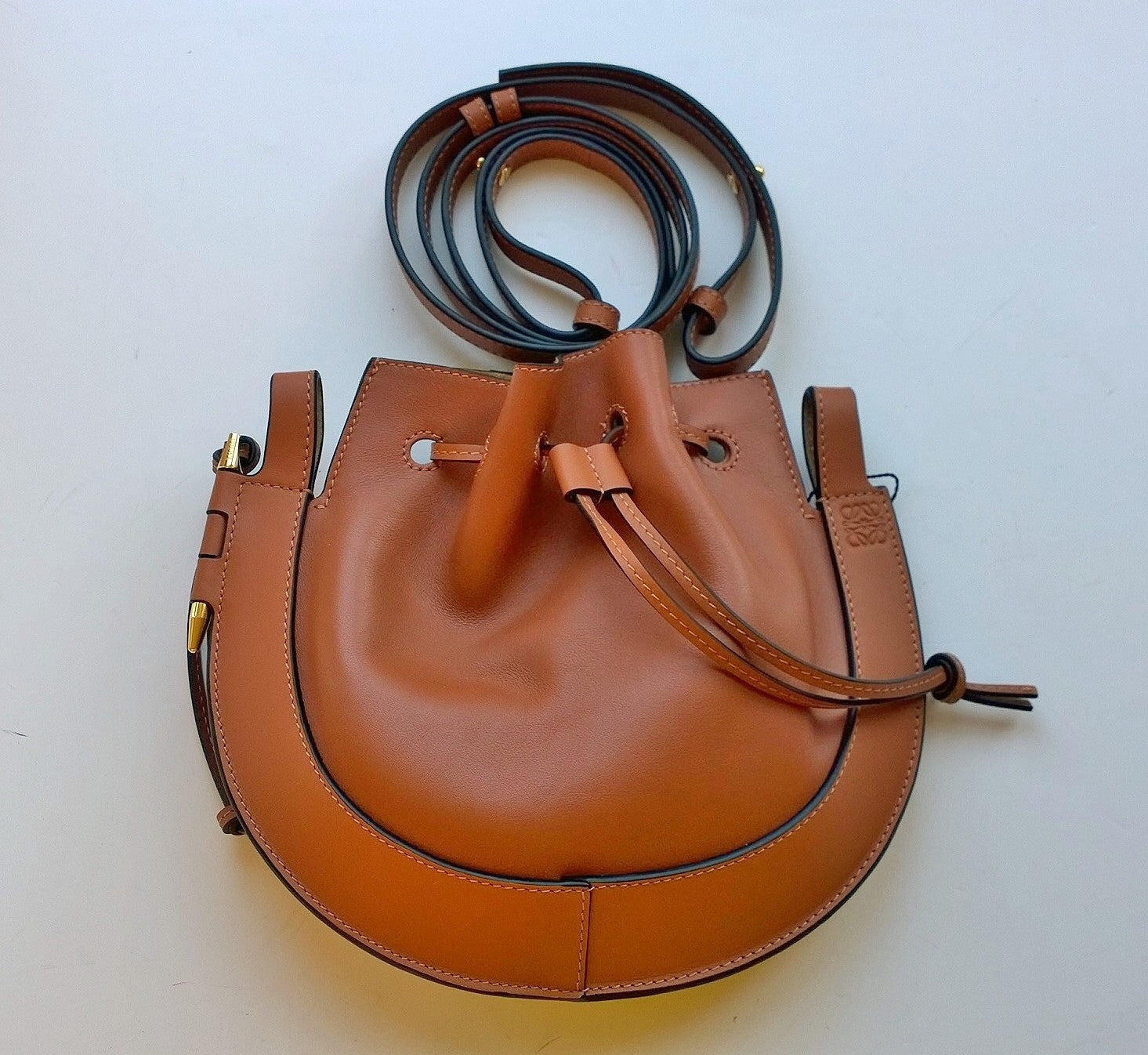 Loewe Horseshoe Small Handbag in Tan Brown - Genuine Leather Crossbody Bag with Dust Bag - Perfect for Everyday Use, Date Night & Travel Accessories